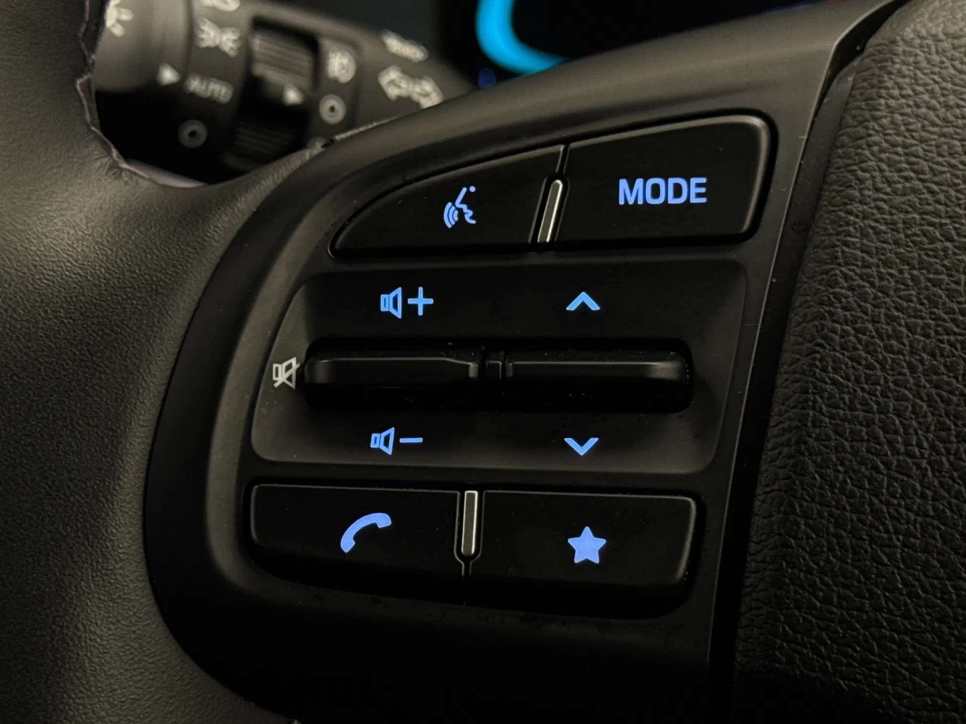 2024 HYUNDAI I10 2024 HYUNDAI I10