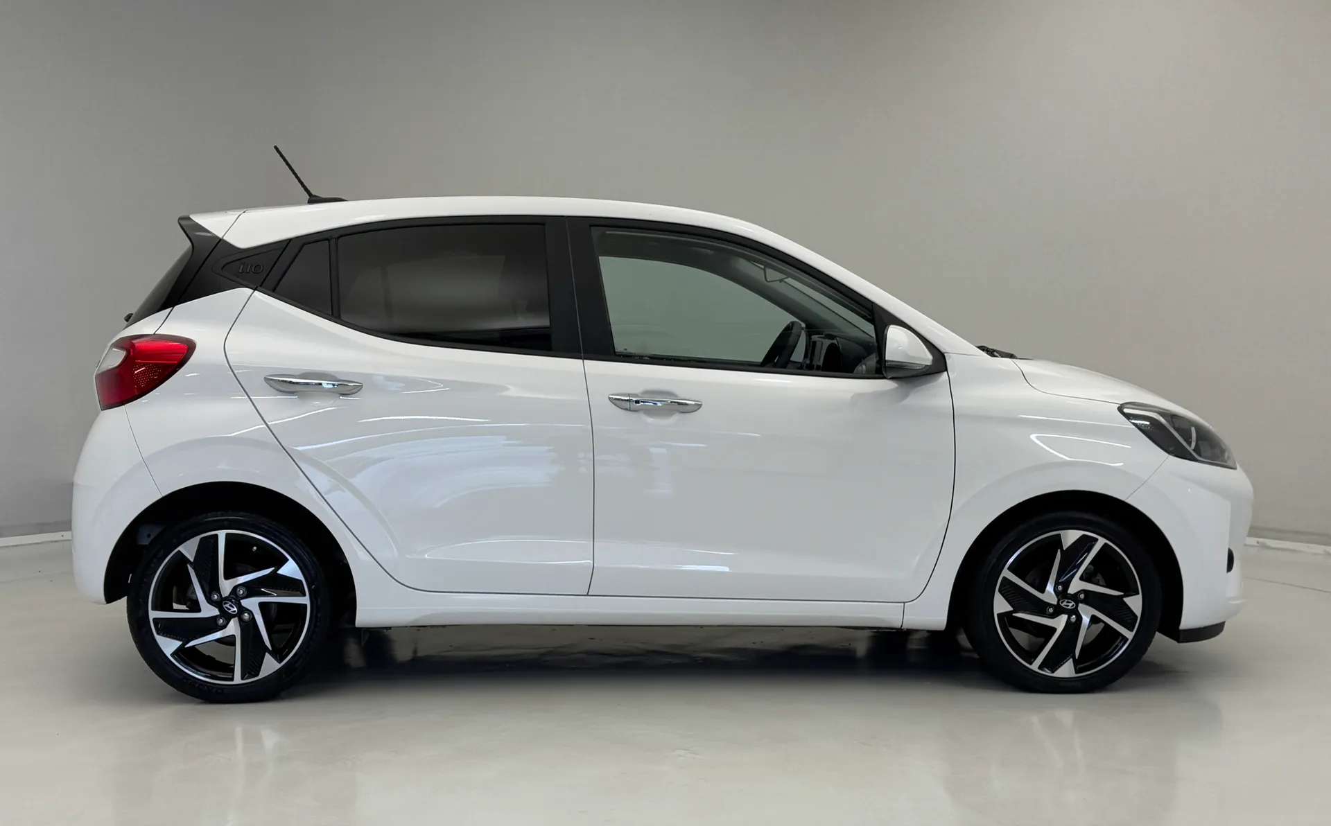 2024 HYUNDAI I10 2024 HYUNDAI I10