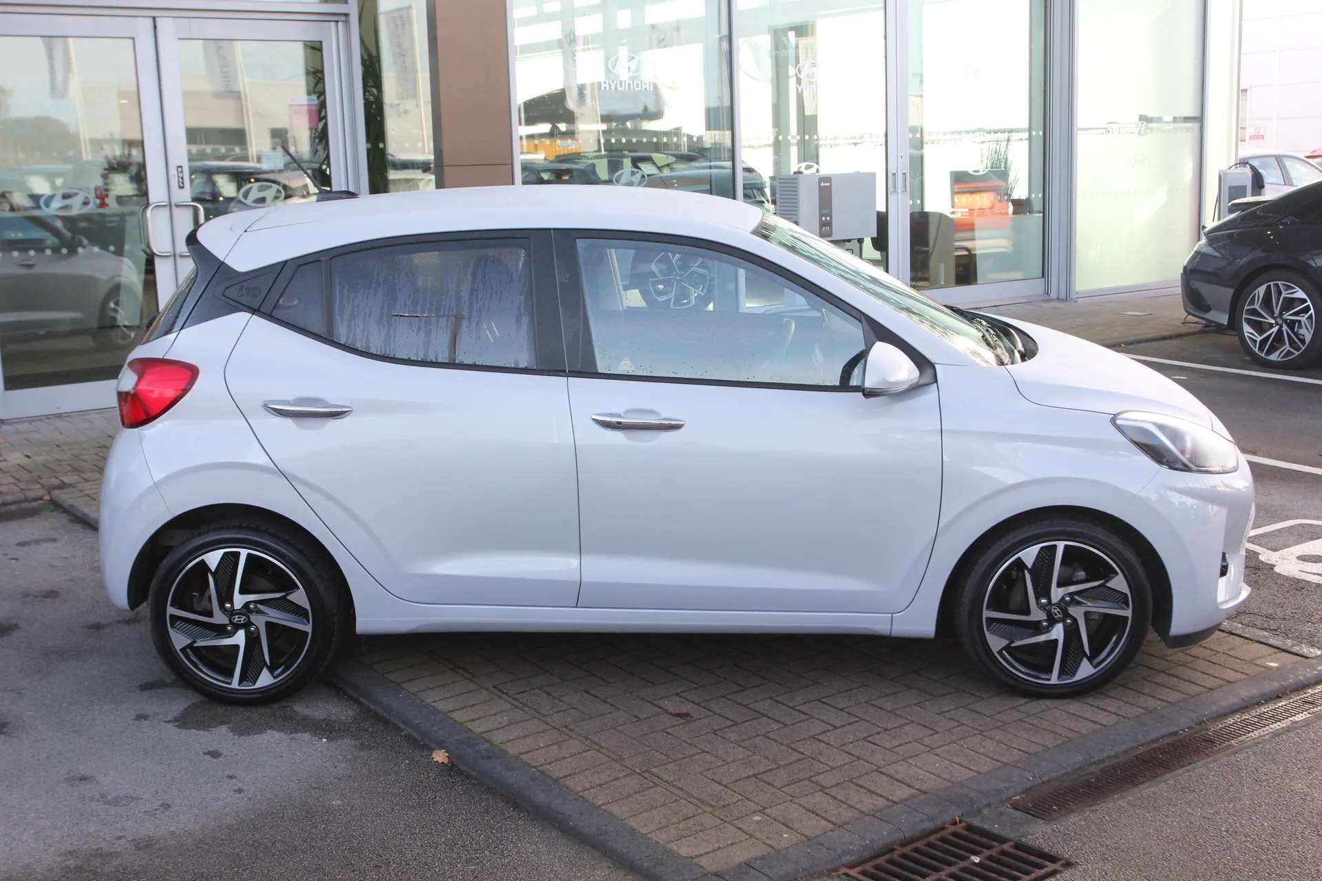 2024 HYUNDAI I10 2024 HYUNDAI I10