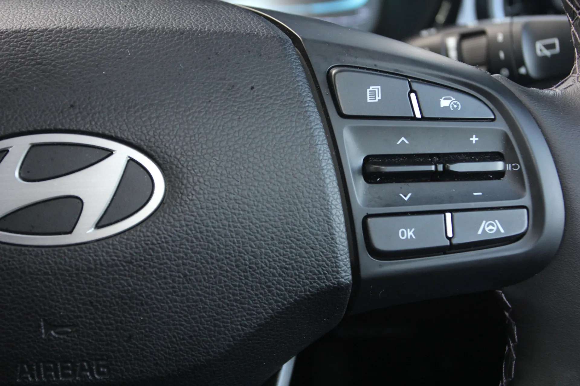 2024 HYUNDAI I10 2024 HYUNDAI I10