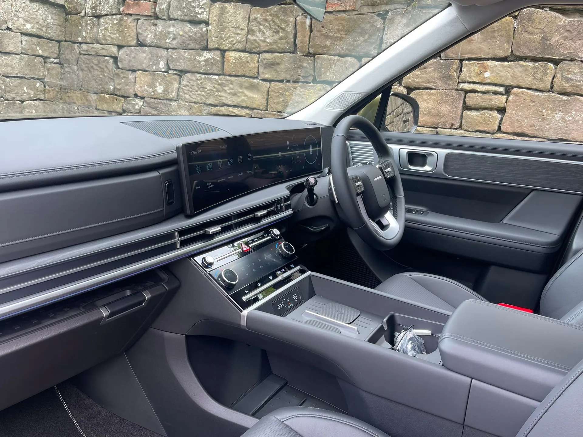 A 2026 HYUNDAI SANTA FE 1.6 TGDi 239 Hybrid Premium 5dr Auto âLEATHERâNAVâCAMERA A 2026 HYUNDAI SANTA FE 1.6 TGDi 239 Hybrid Premium 5dr Auto âLEATHERâNAVâCAMERA