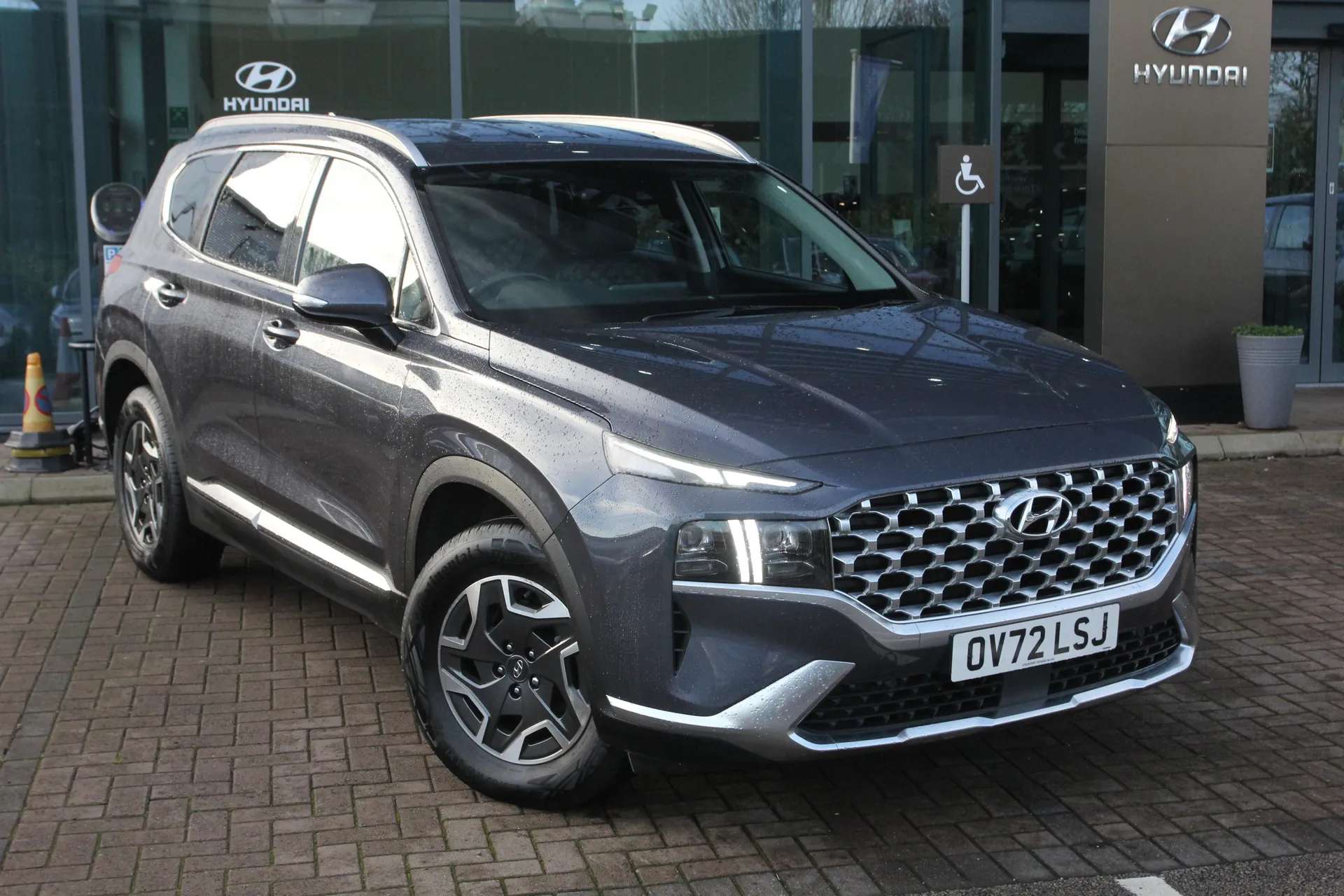 A 2022 HYUNDAI SANTA FE 1.6 TGDi Hybrid Premium 5dr Auto A 2022 HYUNDAI SANTA FE 1.6 TGDi Hybrid Premium 5dr Auto