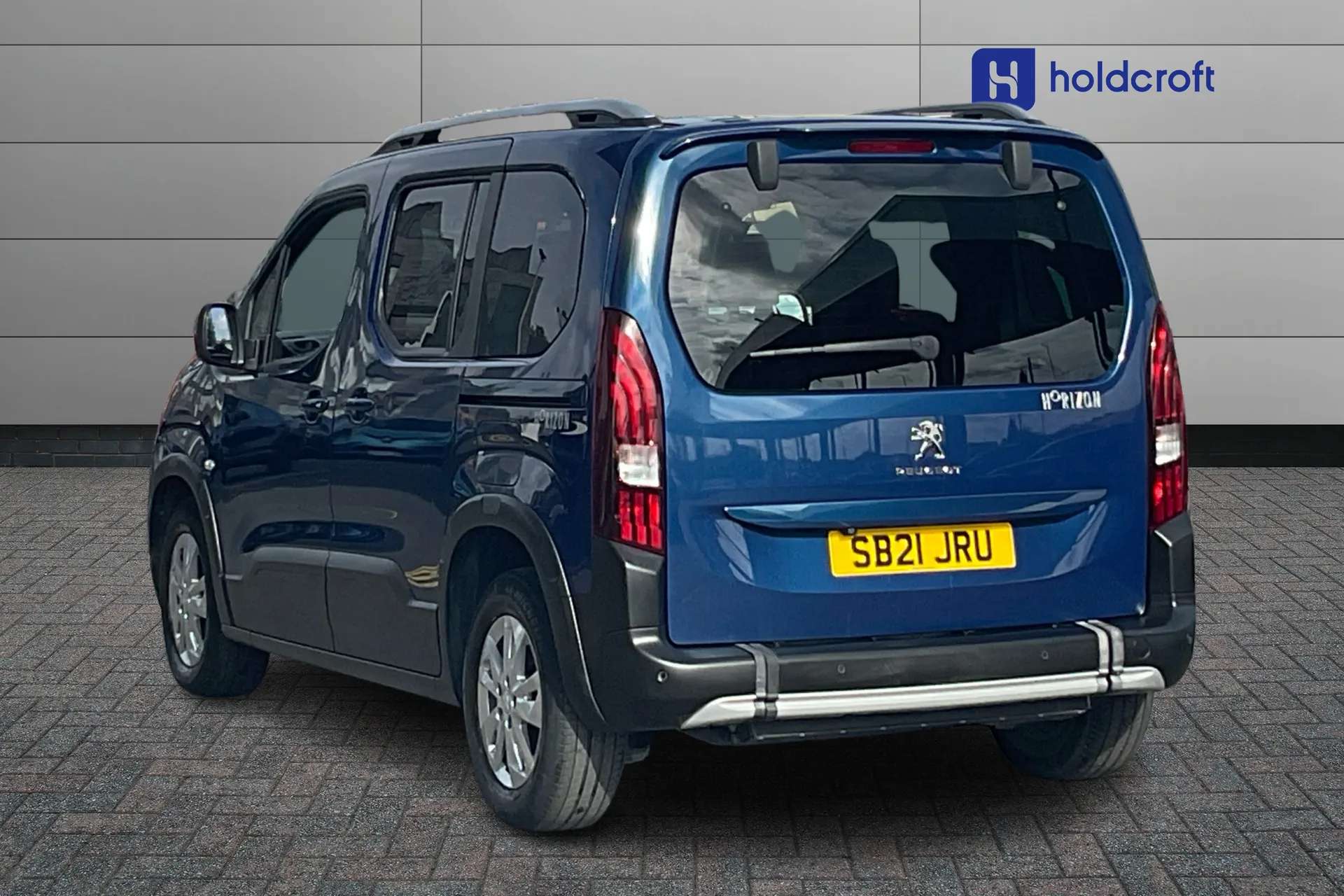 A 2021 PEUGEOT RIFTER 1.2 PureTech 130 Allure Premium 5dr EAT8 A 2021 PEUGEOT RIFTER 1.2 PureTech 130 Allure Premium 5dr EAT8