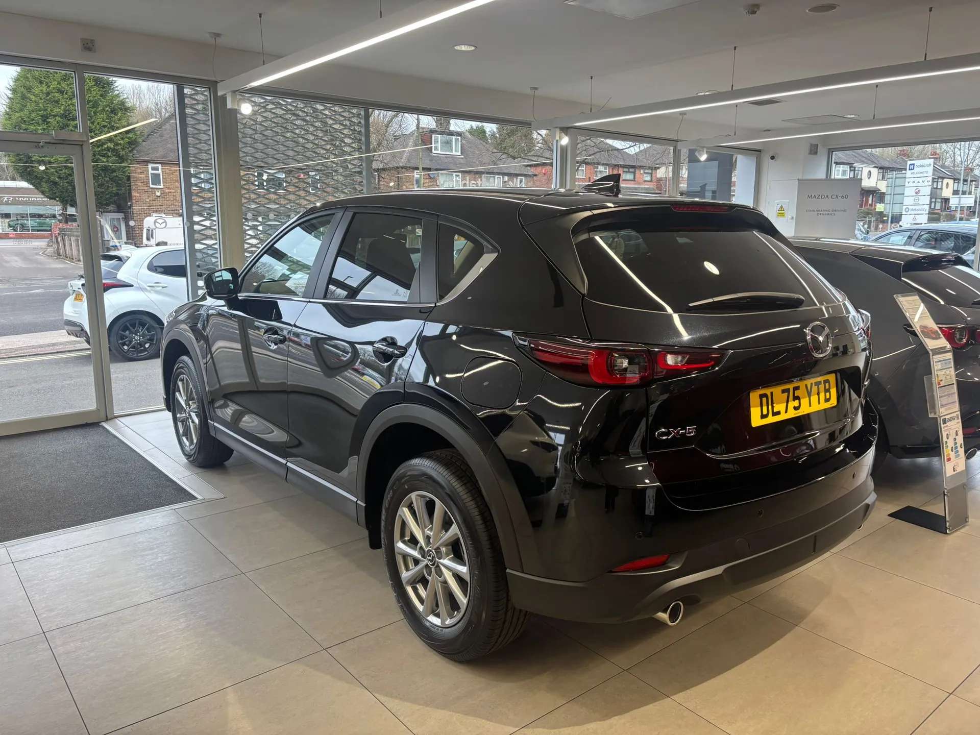 A 2025 MAZDA CX-5 2.0 e-Skyactiv G MHEV Centre-Line 5dr A 2025 MAZDA CX-5 2.0 e-Skyactiv G MHEV Centre-Line 5dr