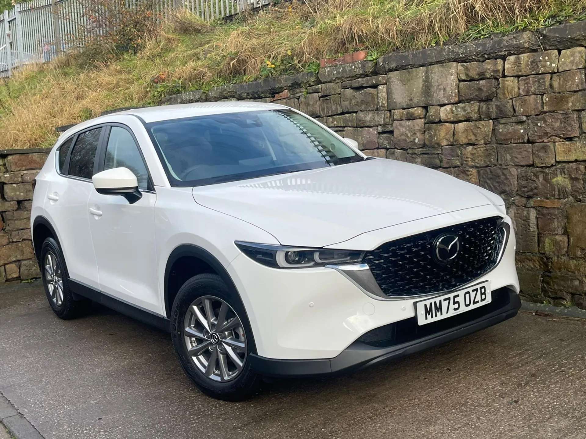 A 2025 MAZDA CX-5 2.0 e-Skyactiv G MHEV Centre-Line 5dr ââSAVE £7,181 FROM NEWââ A 2025 MAZDA CX-5 2.0 e-Skyactiv G MHEV Centre-Line 5dr ââSAVE £7,181 FROM NEWââ