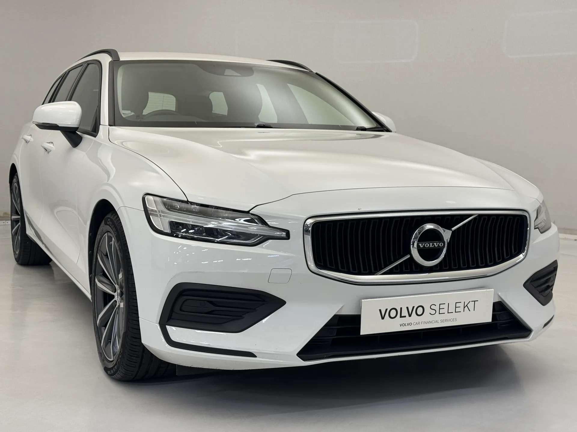 2022 VOLVO V60 2022 VOLVO V60