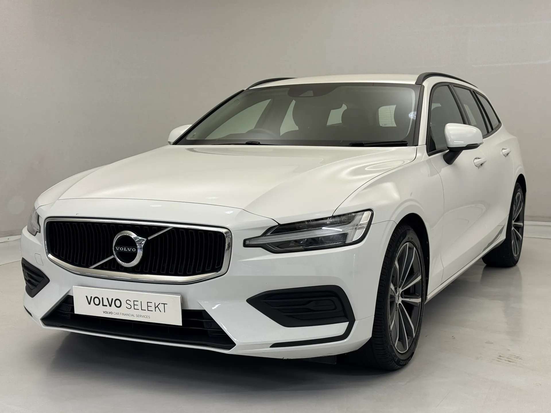 2022 VOLVO V60 2022 VOLVO V60