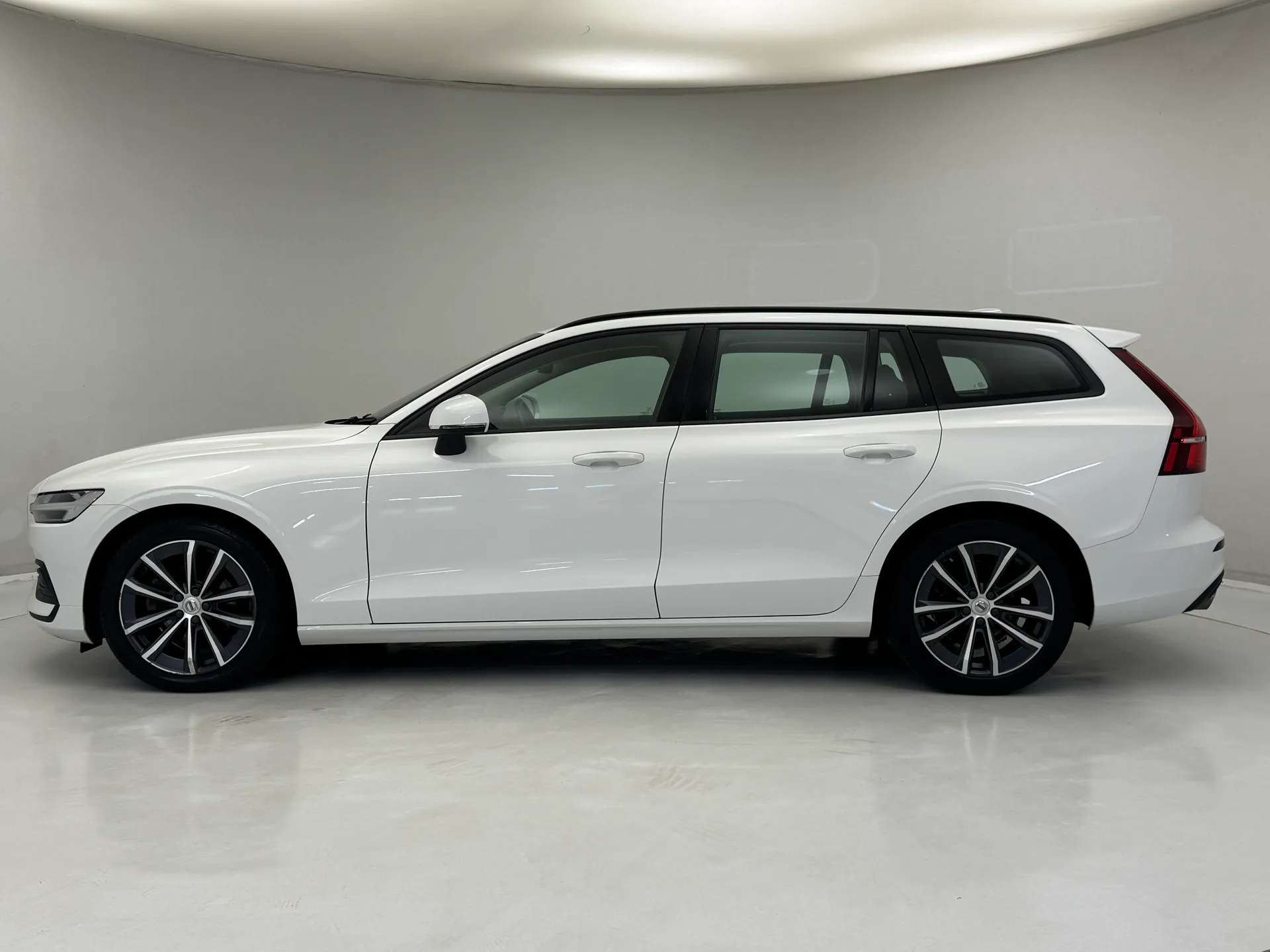 2022 VOLVO V60 2022 VOLVO V60