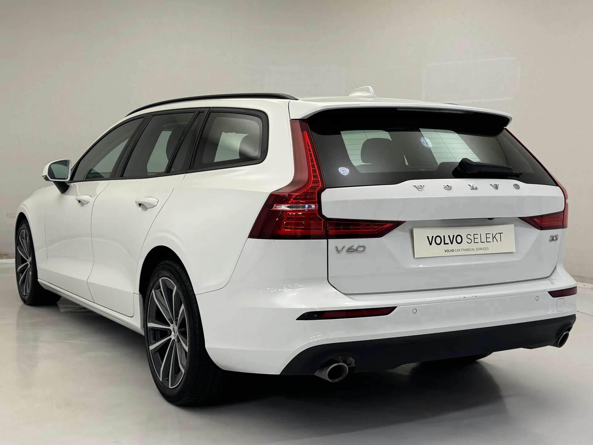 2022 VOLVO V60 2022 VOLVO V60