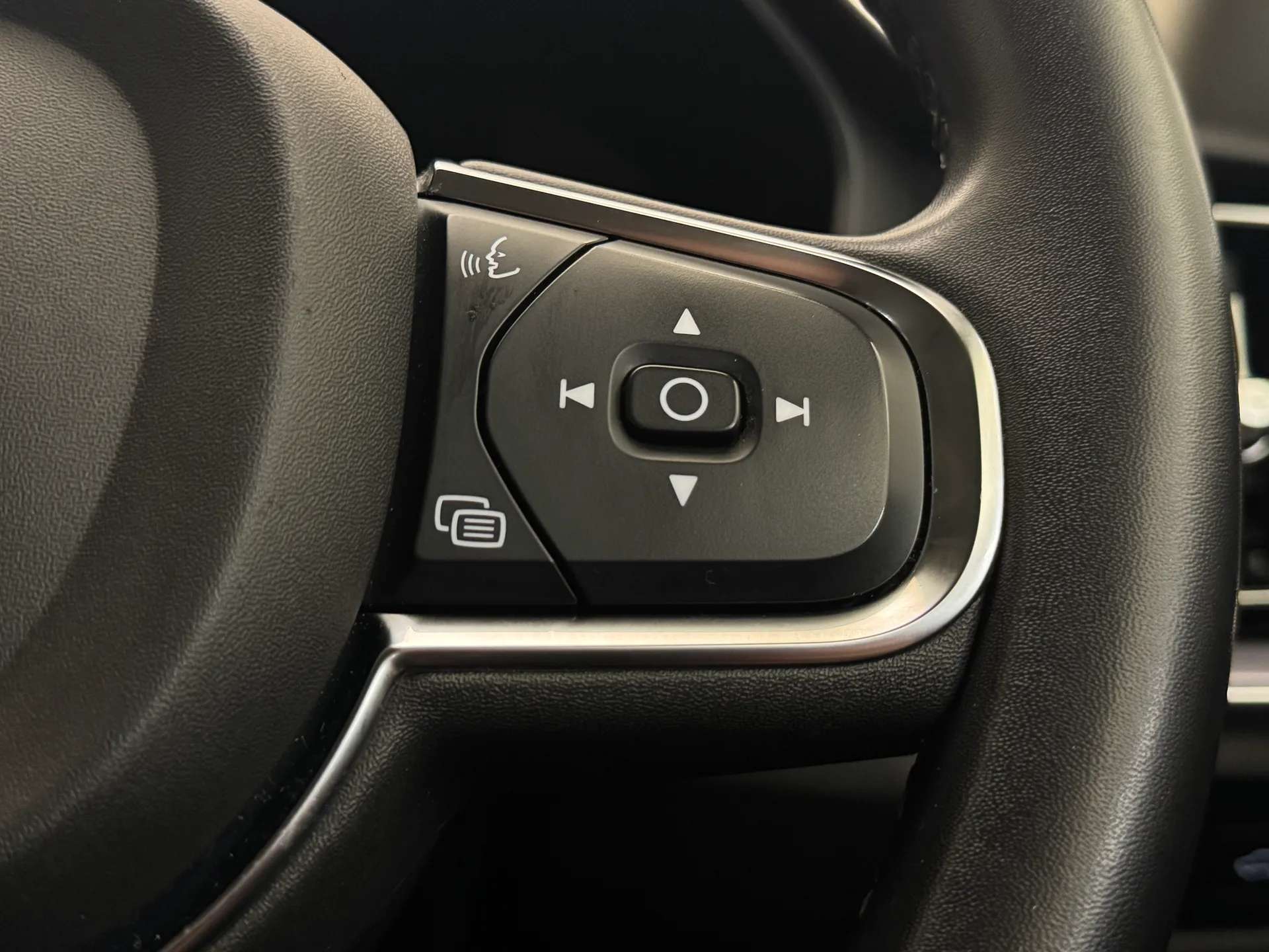 2022 VOLVO V60 2022 VOLVO V60
