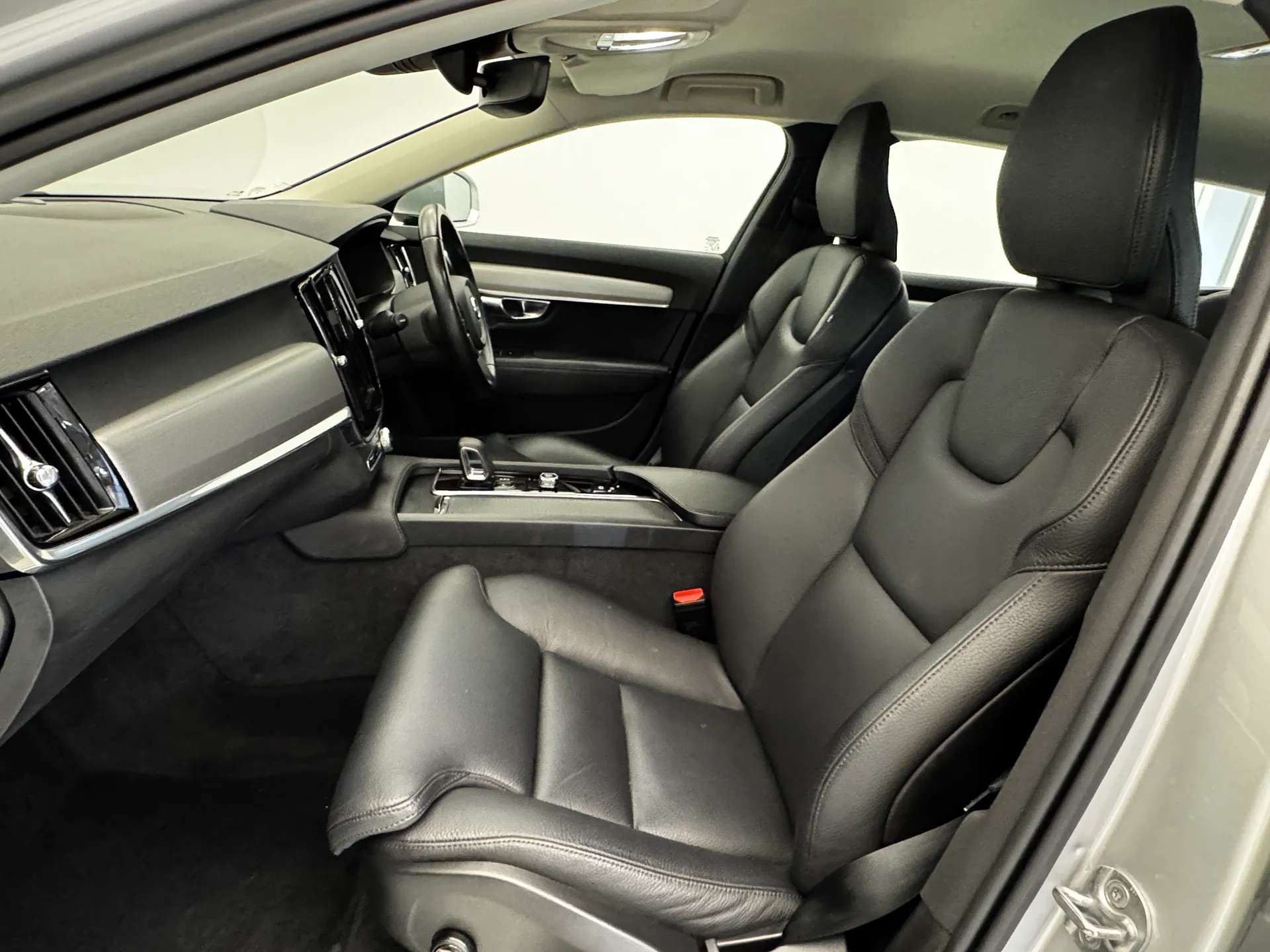 2022 VOLVO V90 2022 VOLVO V90