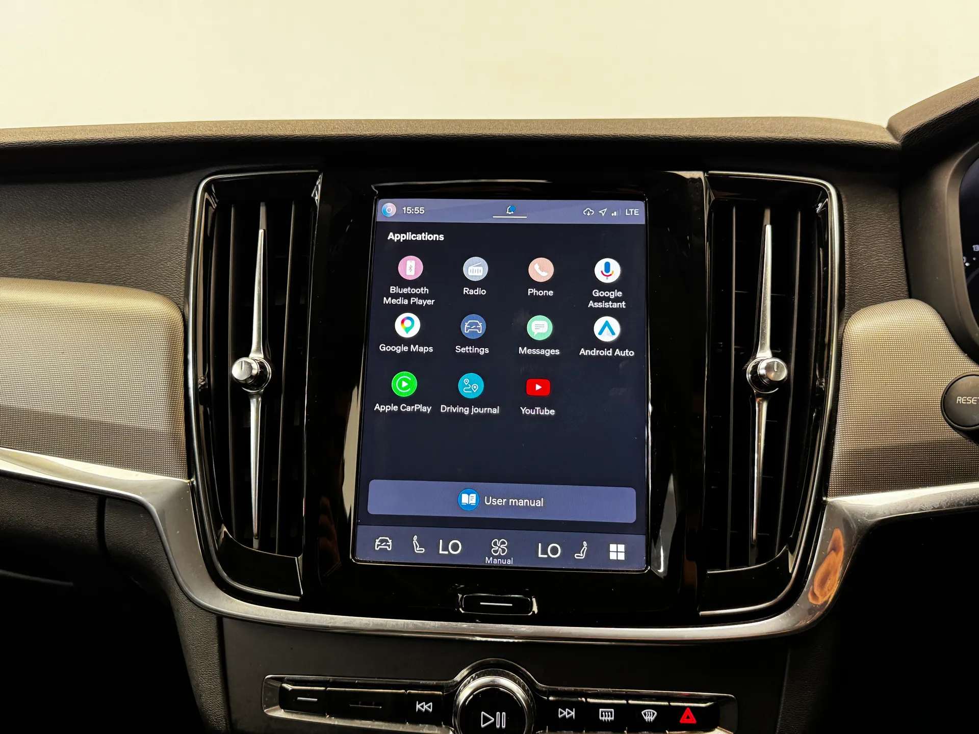 2022 VOLVO V90 2022 VOLVO V90
