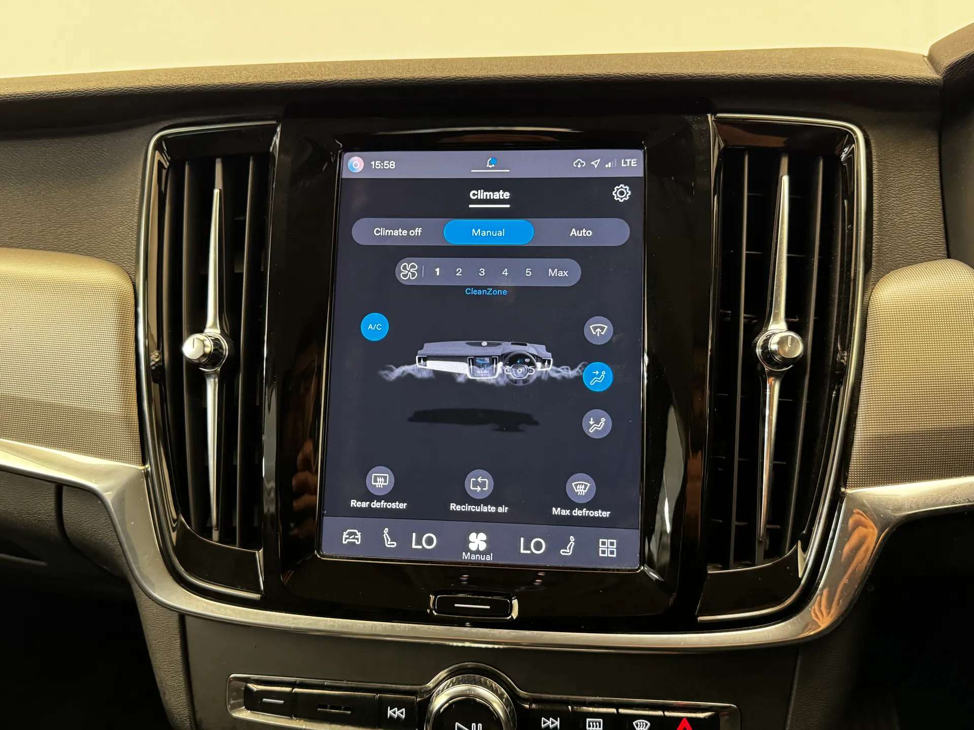 2022 VOLVO V90 2022 VOLVO V90