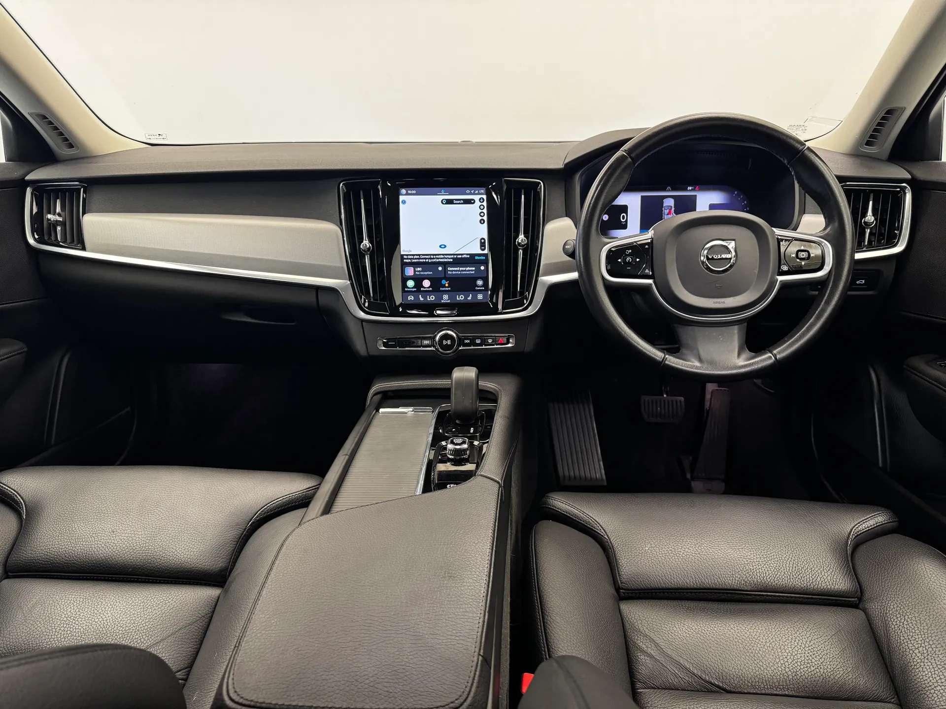 2022 VOLVO V90 2022 VOLVO V90