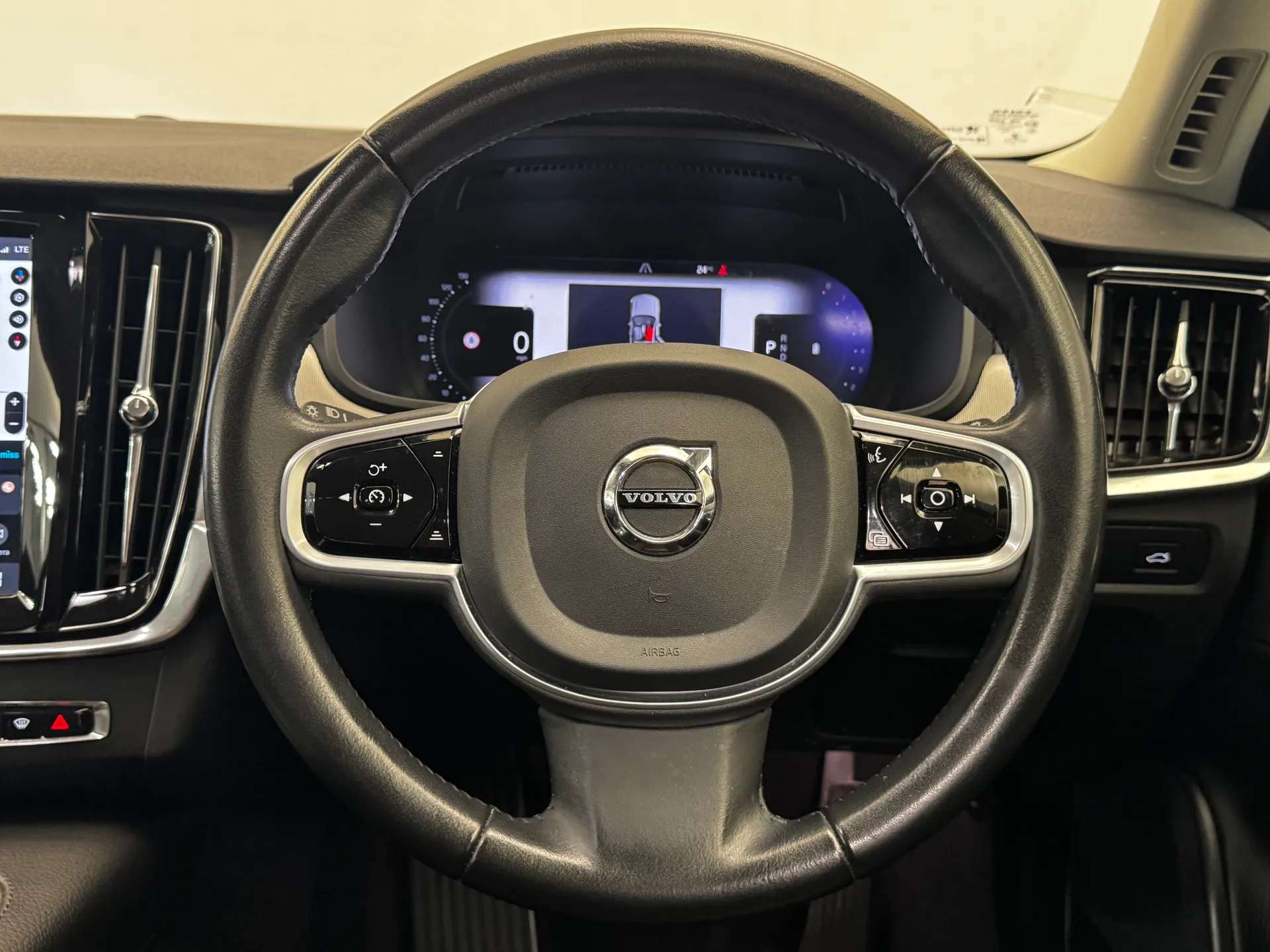 2022 VOLVO V90 2022 VOLVO V90