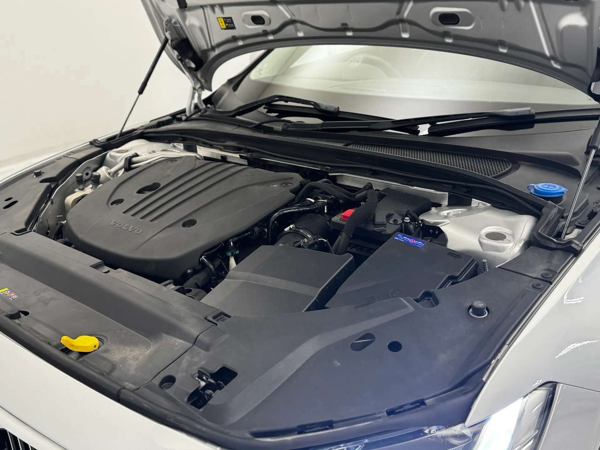 2022 VOLVO V90 2022 VOLVO V90