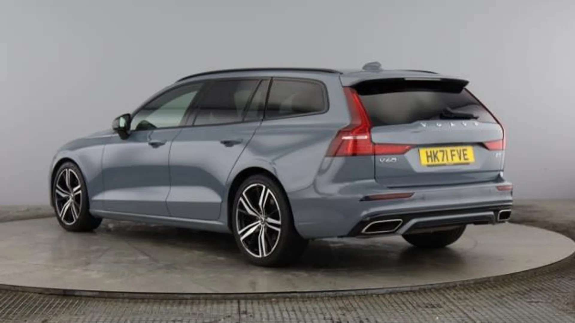 2021 VOLVO V60 2021 VOLVO V60
