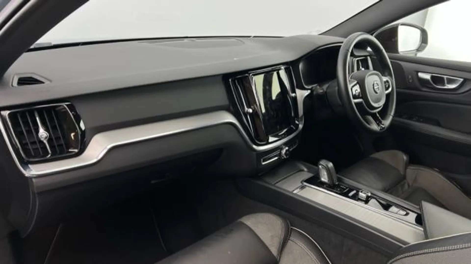 2021 VOLVO V60 2021 VOLVO V60