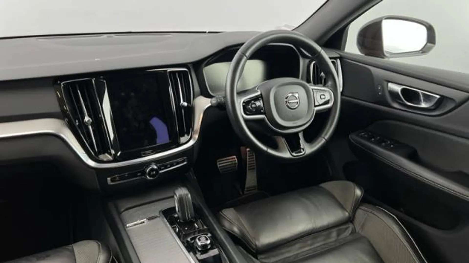 2021 VOLVO V60 2021 VOLVO V60