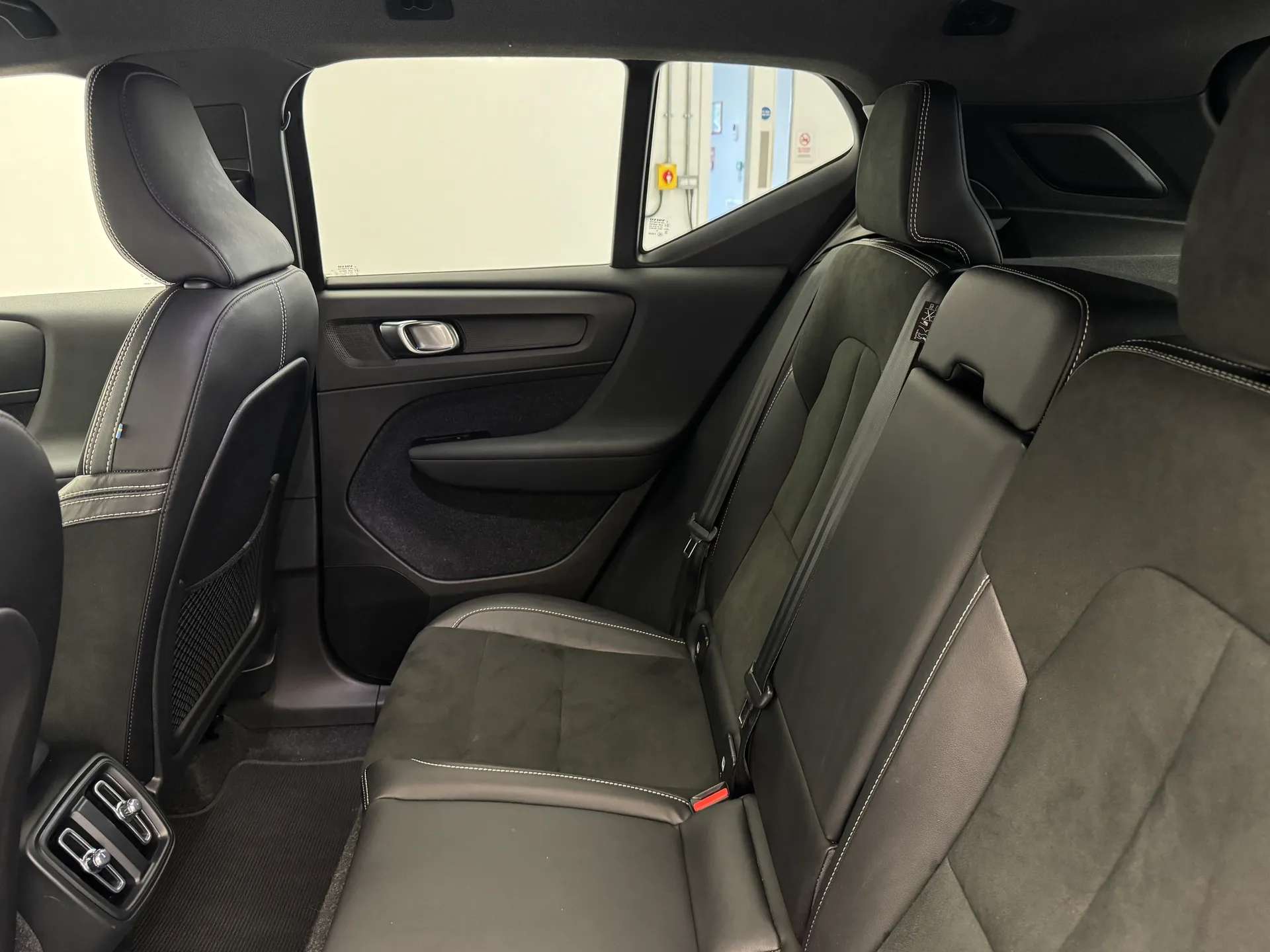 2021 VOLVO XC40 2021 VOLVO XC40