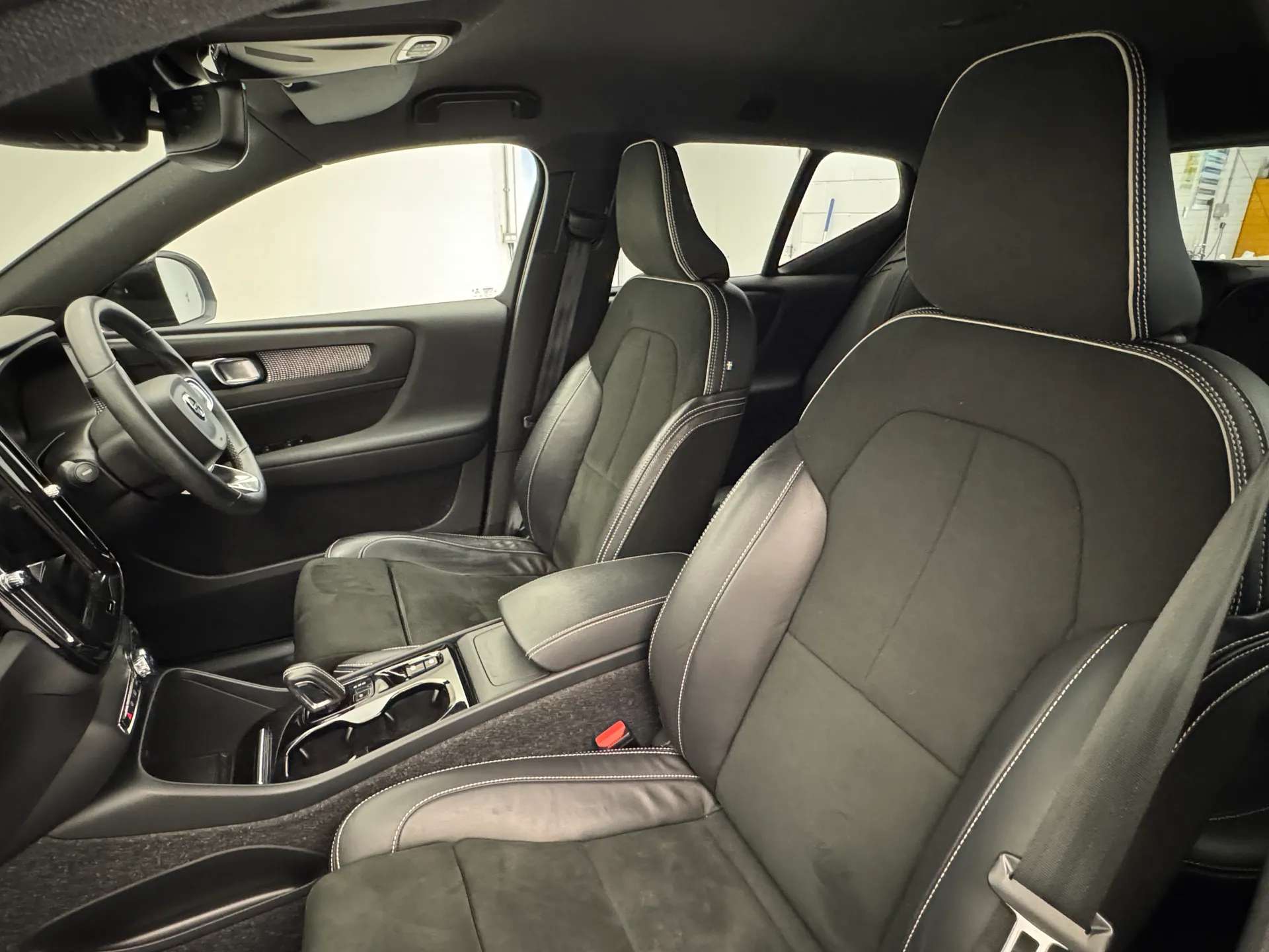 2021 VOLVO XC40 2021 VOLVO XC40