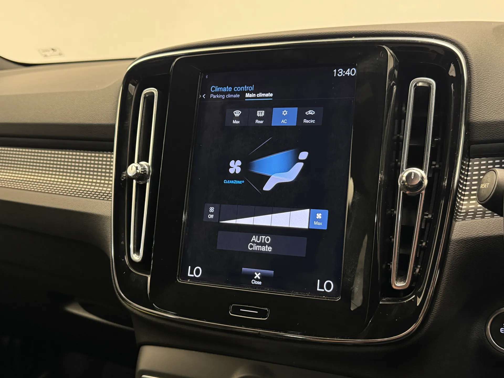 2021 VOLVO XC40 2021 VOLVO XC40