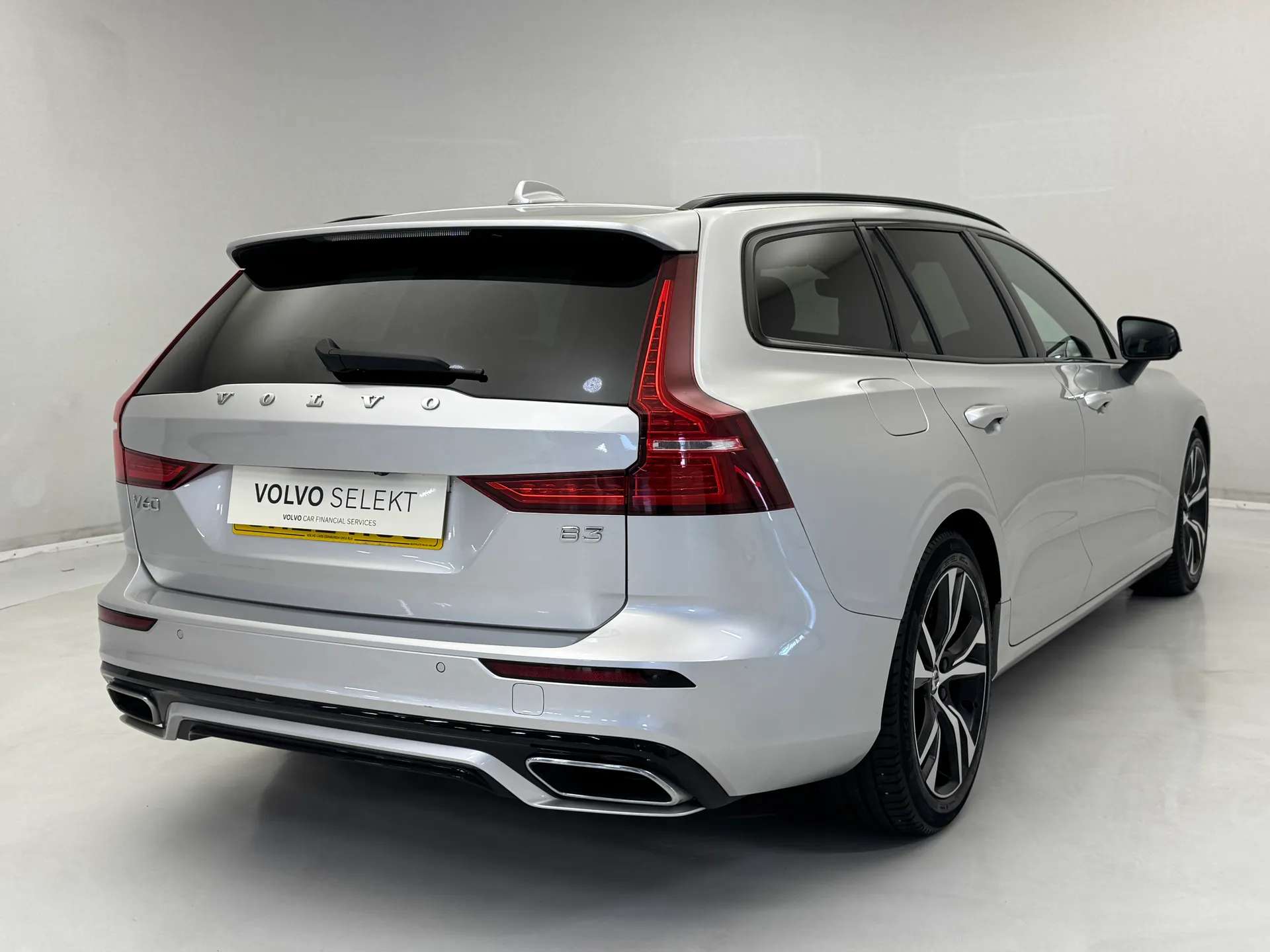 2022 VOLVO V60 2022 VOLVO V60