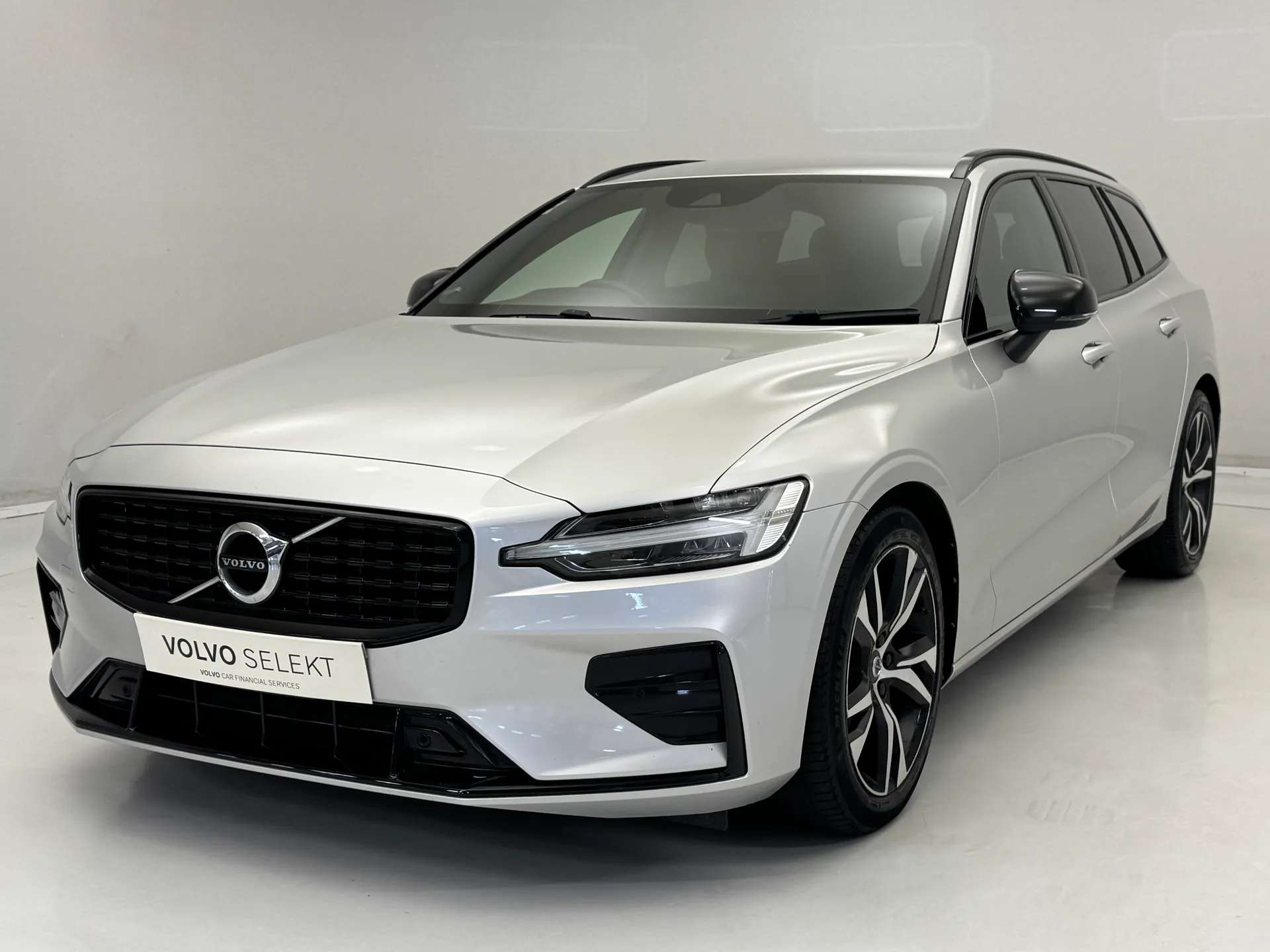 2022 VOLVO V60 2022 VOLVO V60