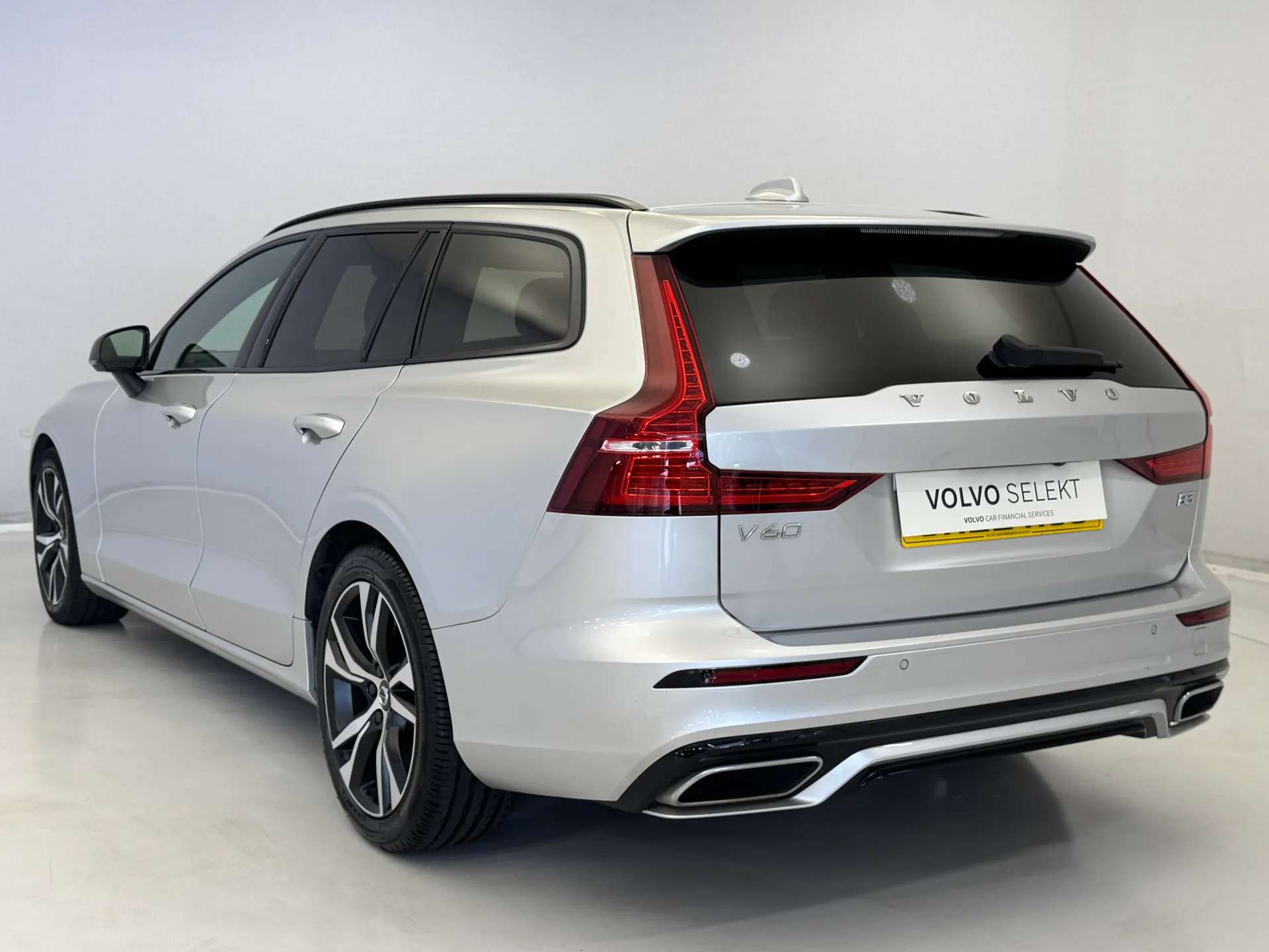 2022 VOLVO V60 2022 VOLVO V60