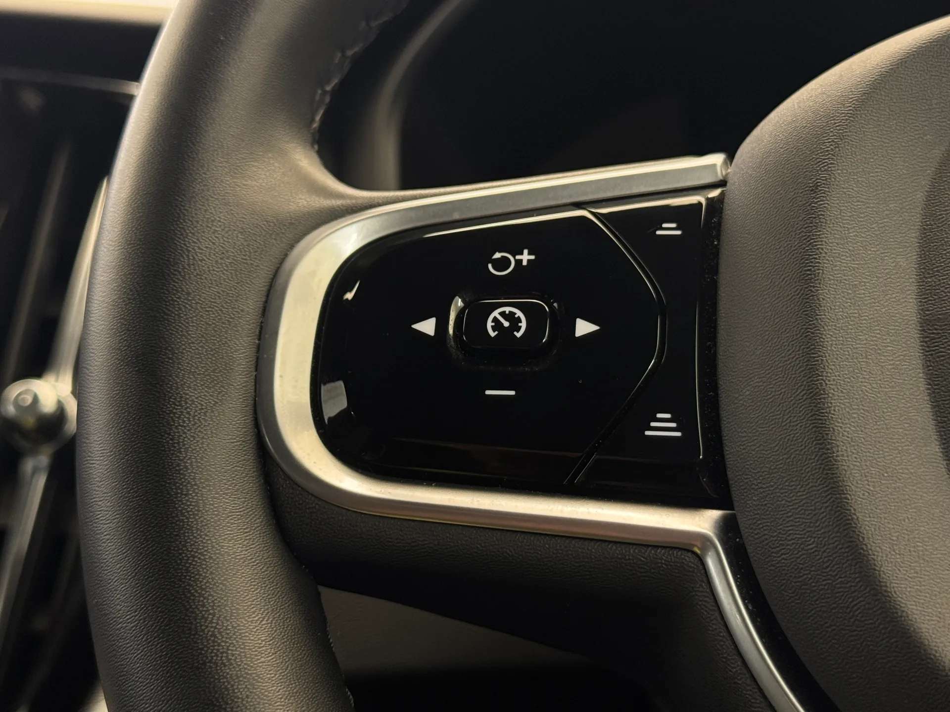 2022 VOLVO V60 2022 VOLVO V60