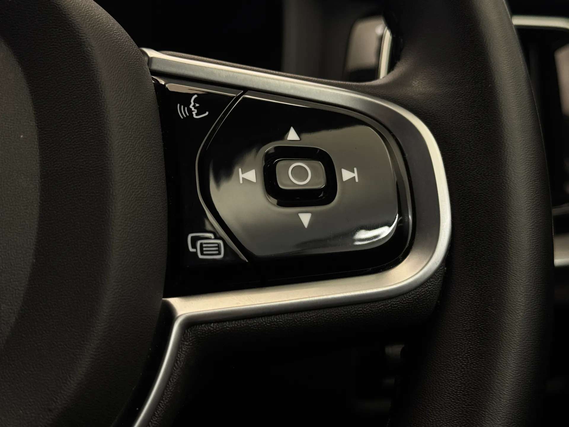 2022 VOLVO V60 2022 VOLVO V60