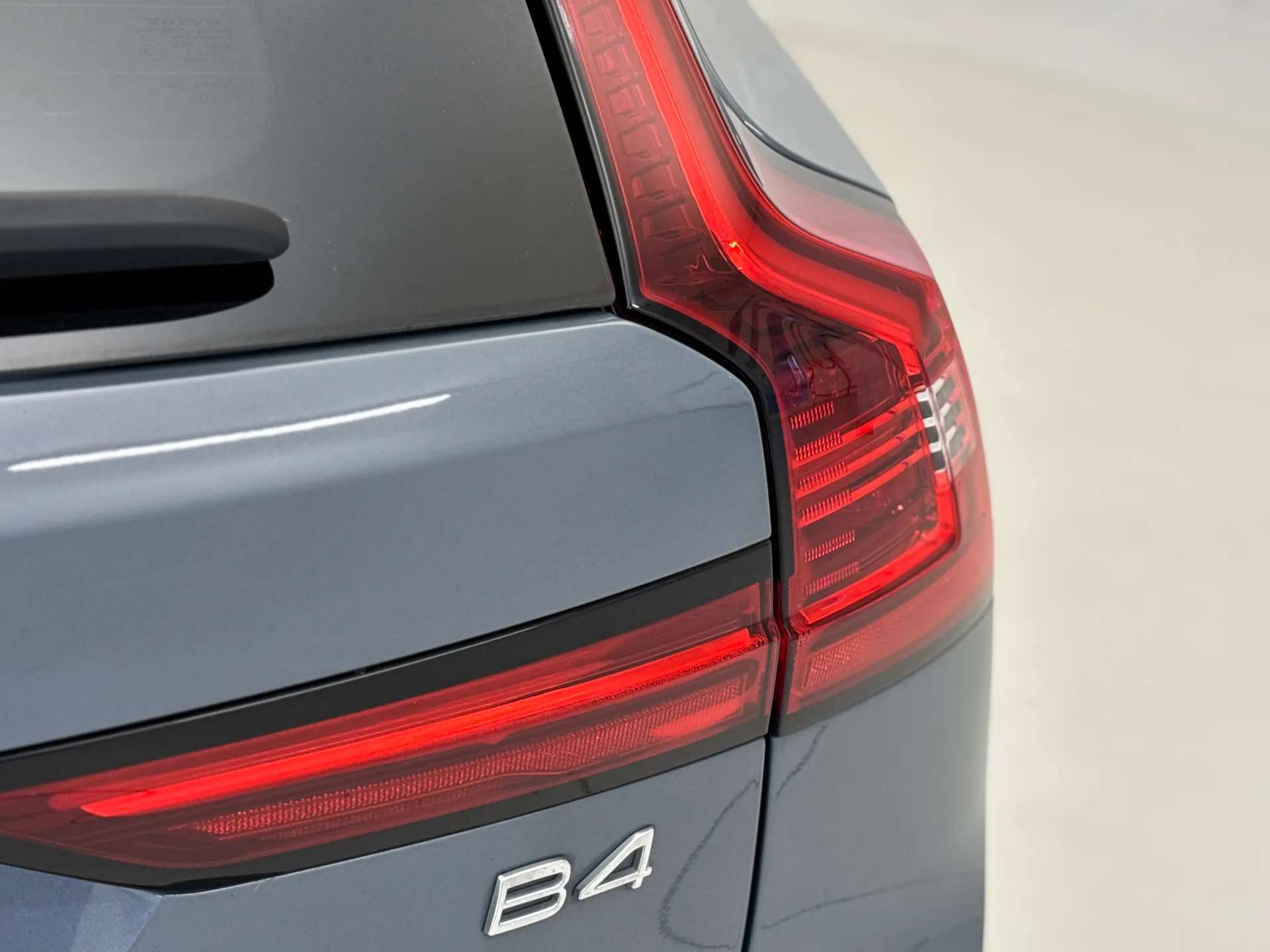 2021 VOLVO V90 2021 VOLVO V90