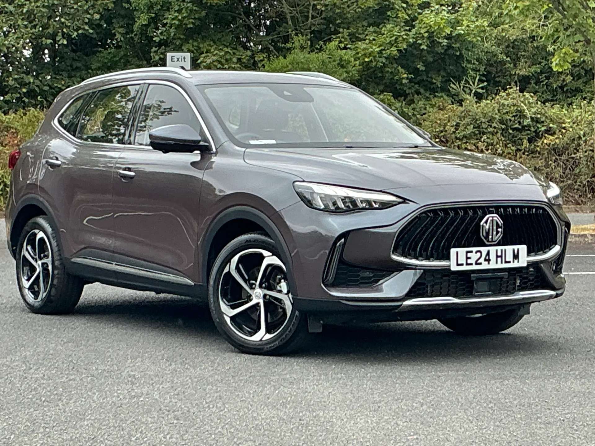 A 2024 MG HS 1.5 T-GDI PHEV SE 5dr Auto A 2024 MG HS 1.5 T-GDI PHEV SE 5dr Auto