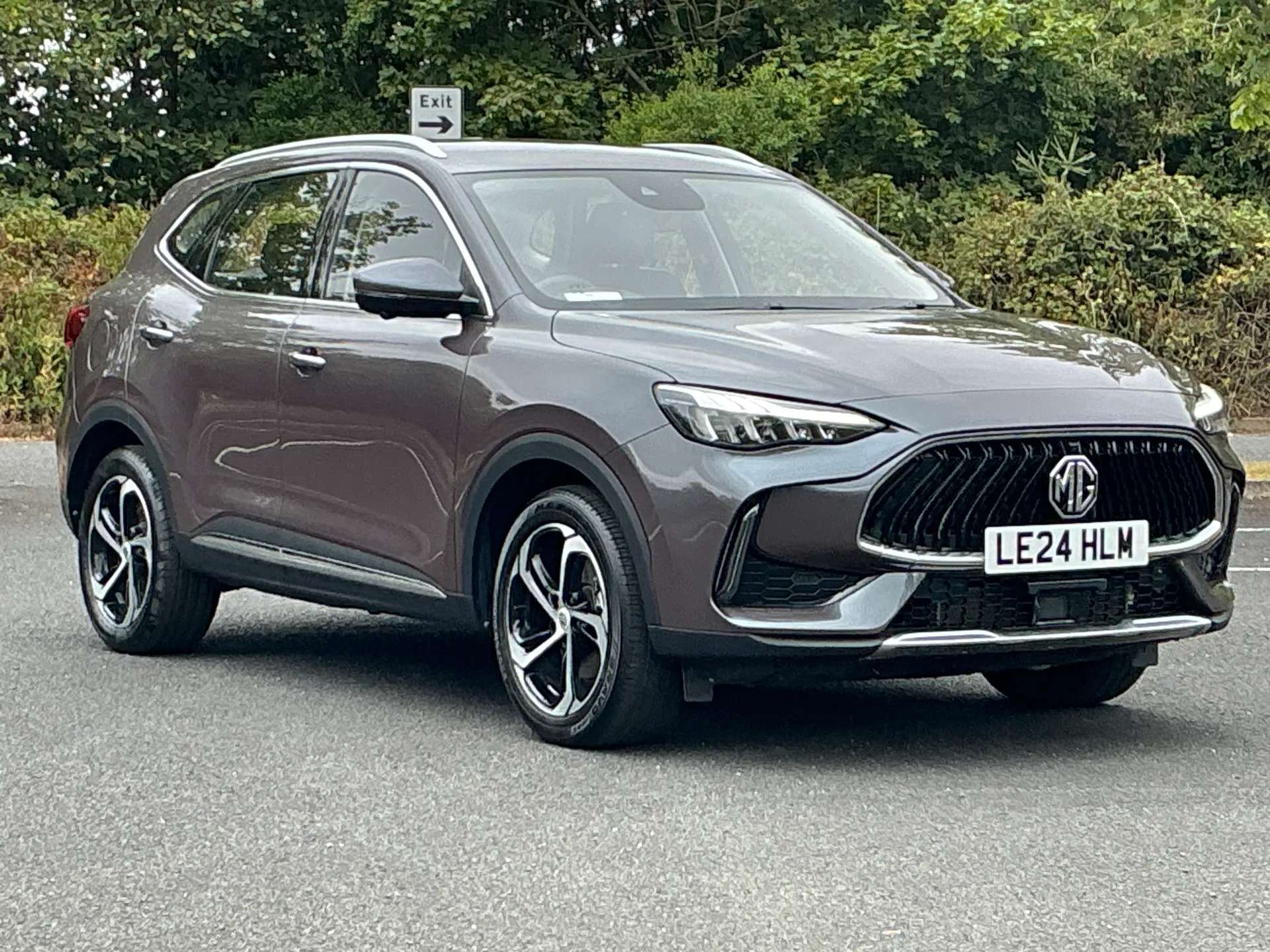 A 2024 MG HS 1.5 T-GDI PHEV SE 5dr Auto A 2024 MG HS 1.5 T-GDI PHEV SE 5dr Auto