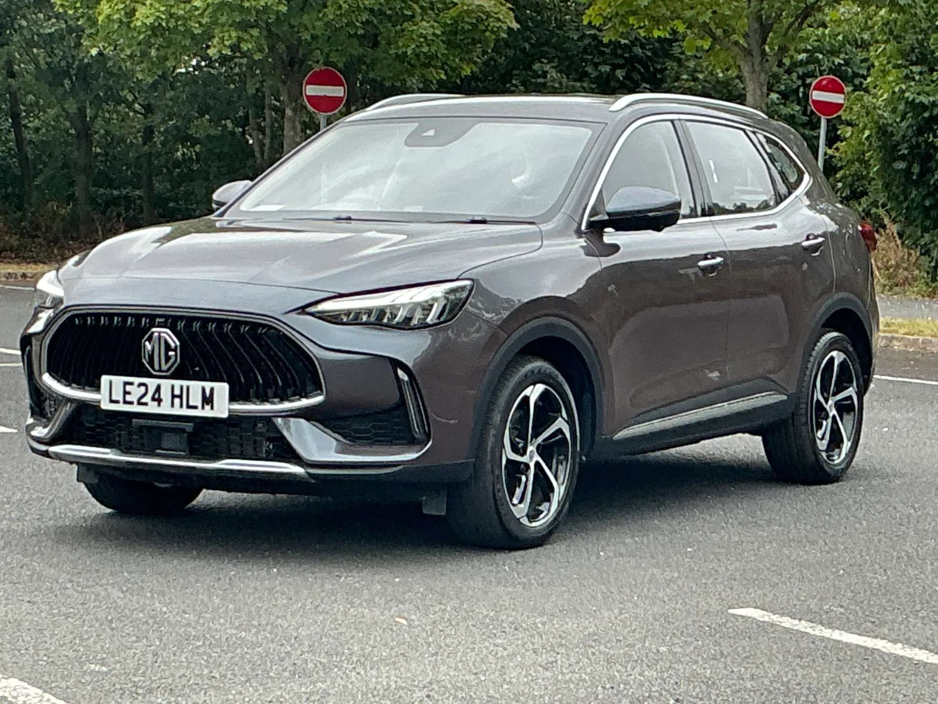 A 2024 MG HS 1.5 T-GDI PHEV SE 5dr Auto A 2024 MG HS 1.5 T-GDI PHEV SE 5dr Auto