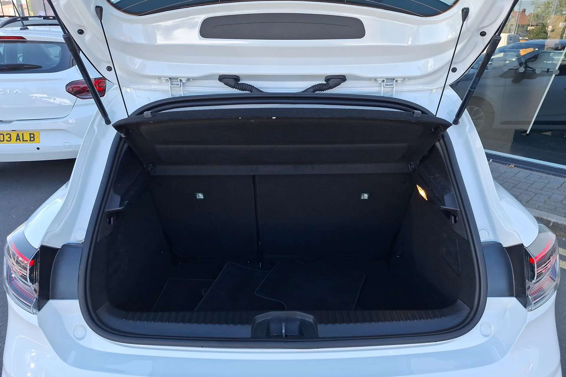 2024 RENAULT CLIO 2024 RENAULT CLIO