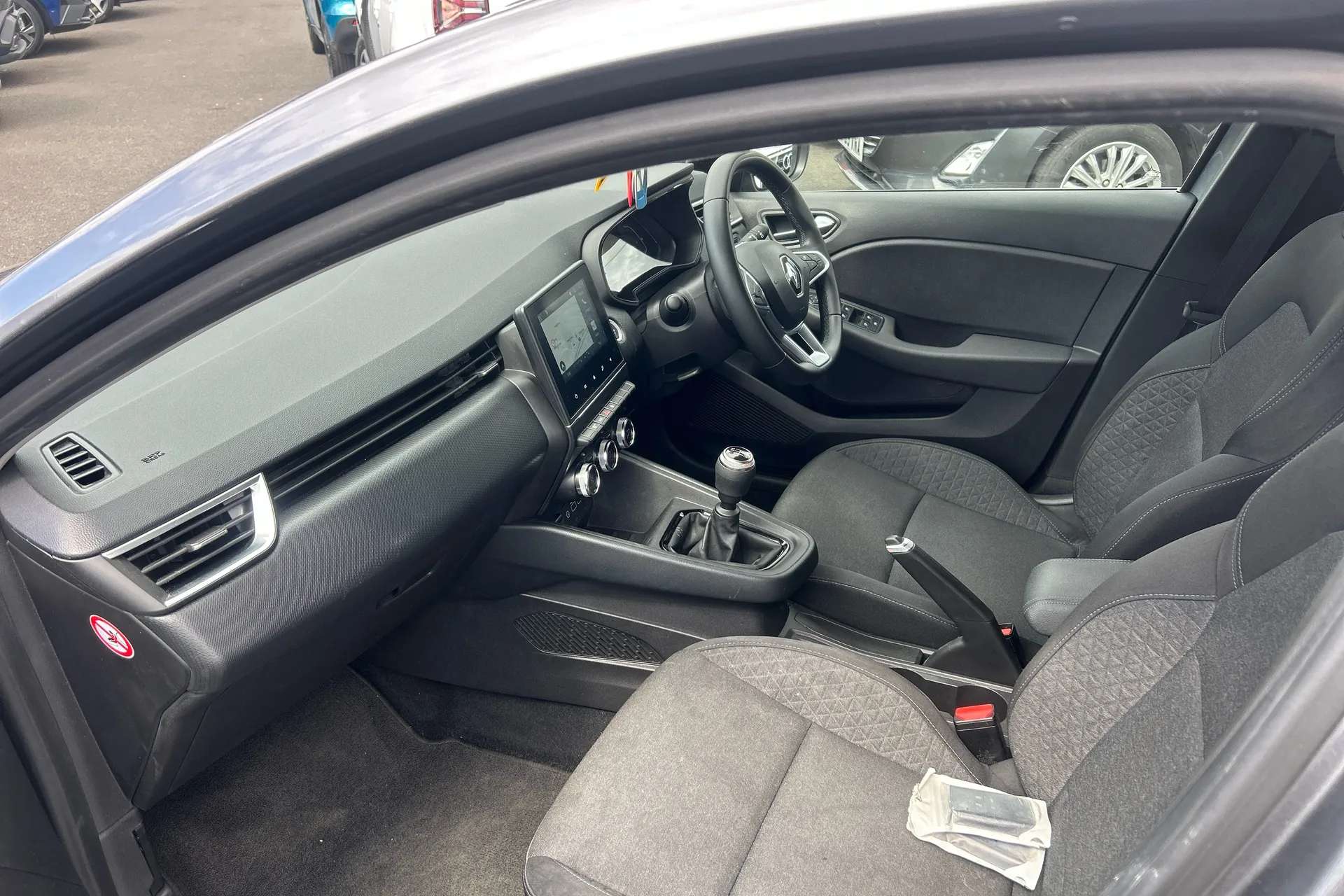 A 2023 RENAULT CLIO 1.0 TCe 90 Evolution 5dr A 2023 RENAULT CLIO 1.0 TCe 90 Evolution 5dr