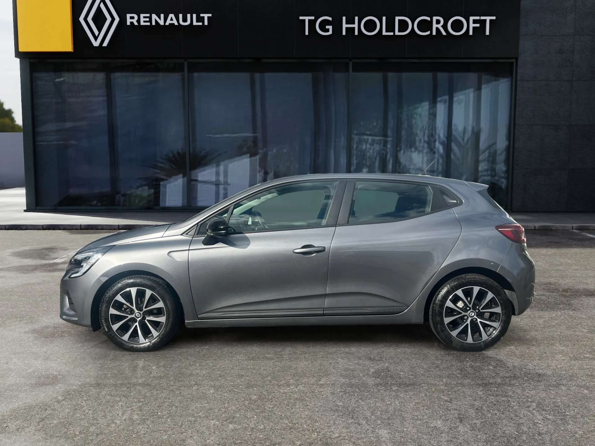 A 2023 RENAULT CLIO 1.0 TCe 90 Evolution 5dr A 2023 RENAULT CLIO 1.0 TCe 90 Evolution 5dr
