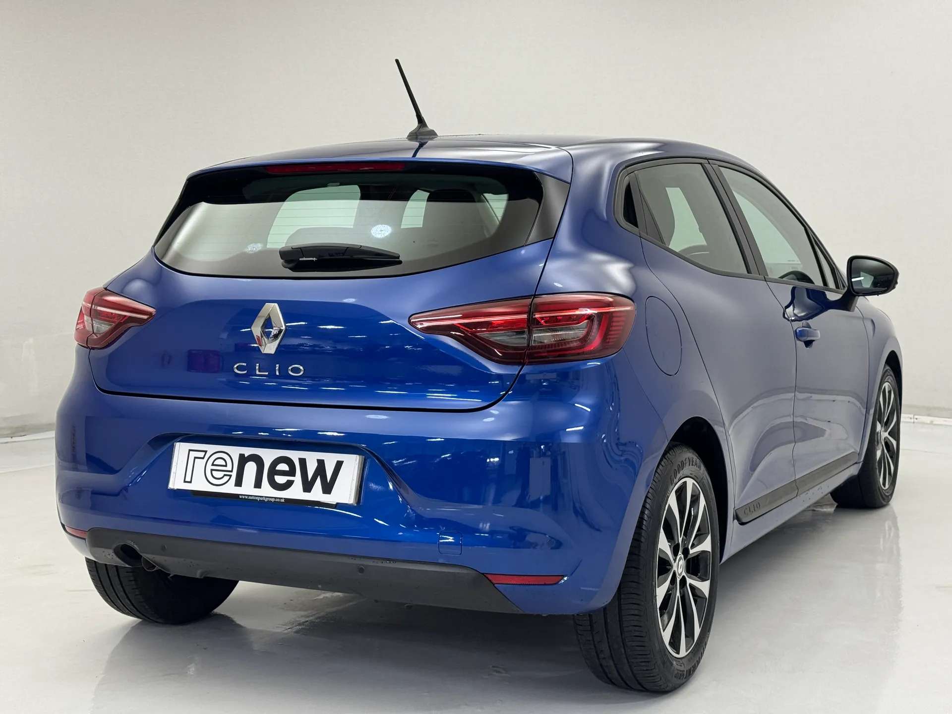 A 2023 RENAULT CLIO 1.0 TCe 90 Evolution 5dr A 2023 RENAULT CLIO 1.0 TCe 90 Evolution 5dr