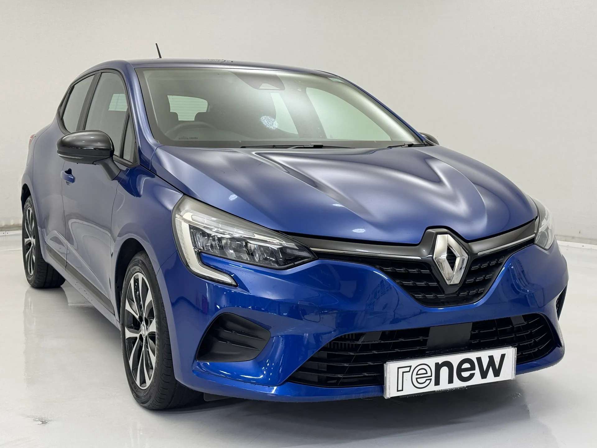 A 2023 RENAULT CLIO 1.0 TCe 90 Evolution 5dr A 2023 RENAULT CLIO 1.0 TCe 90 Evolution 5dr