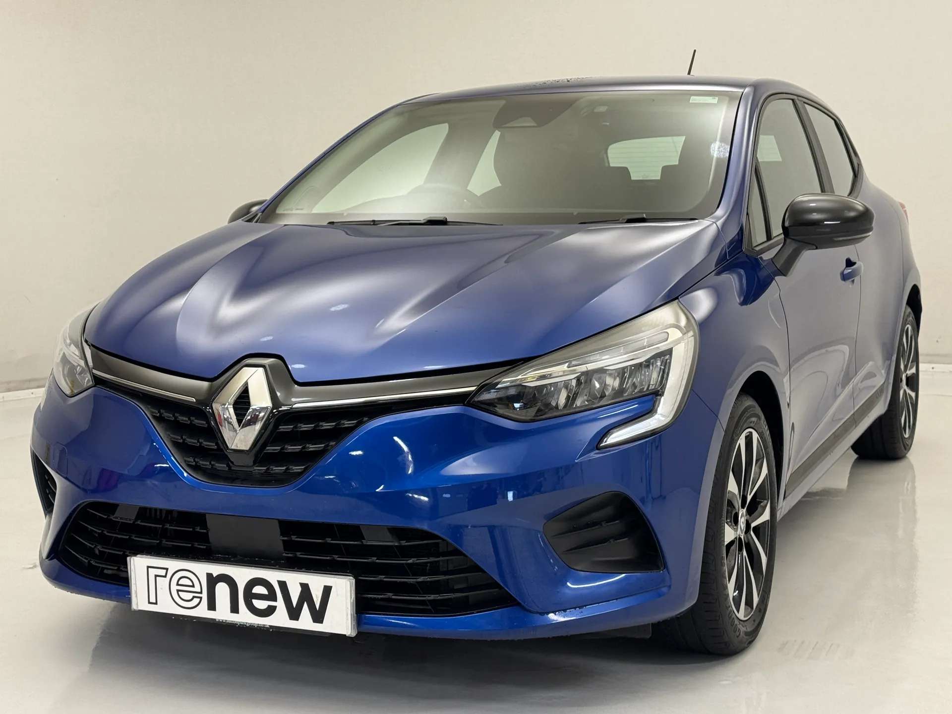 A 2023 RENAULT CLIO 1.0 TCe 90 Evolution 5dr A 2023 RENAULT CLIO 1.0 TCe 90 Evolution 5dr