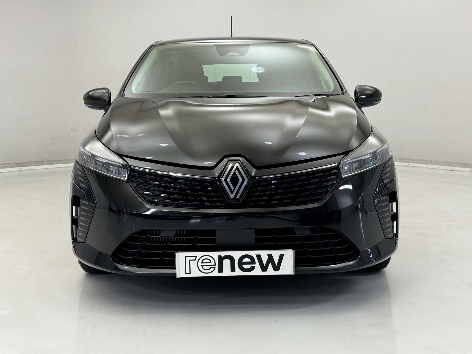 A 2024 RENAULT CLIO 1.0 TCe 90 Evolution 5dr A 2024 RENAULT CLIO 1.0 TCe 90 Evolution 5dr