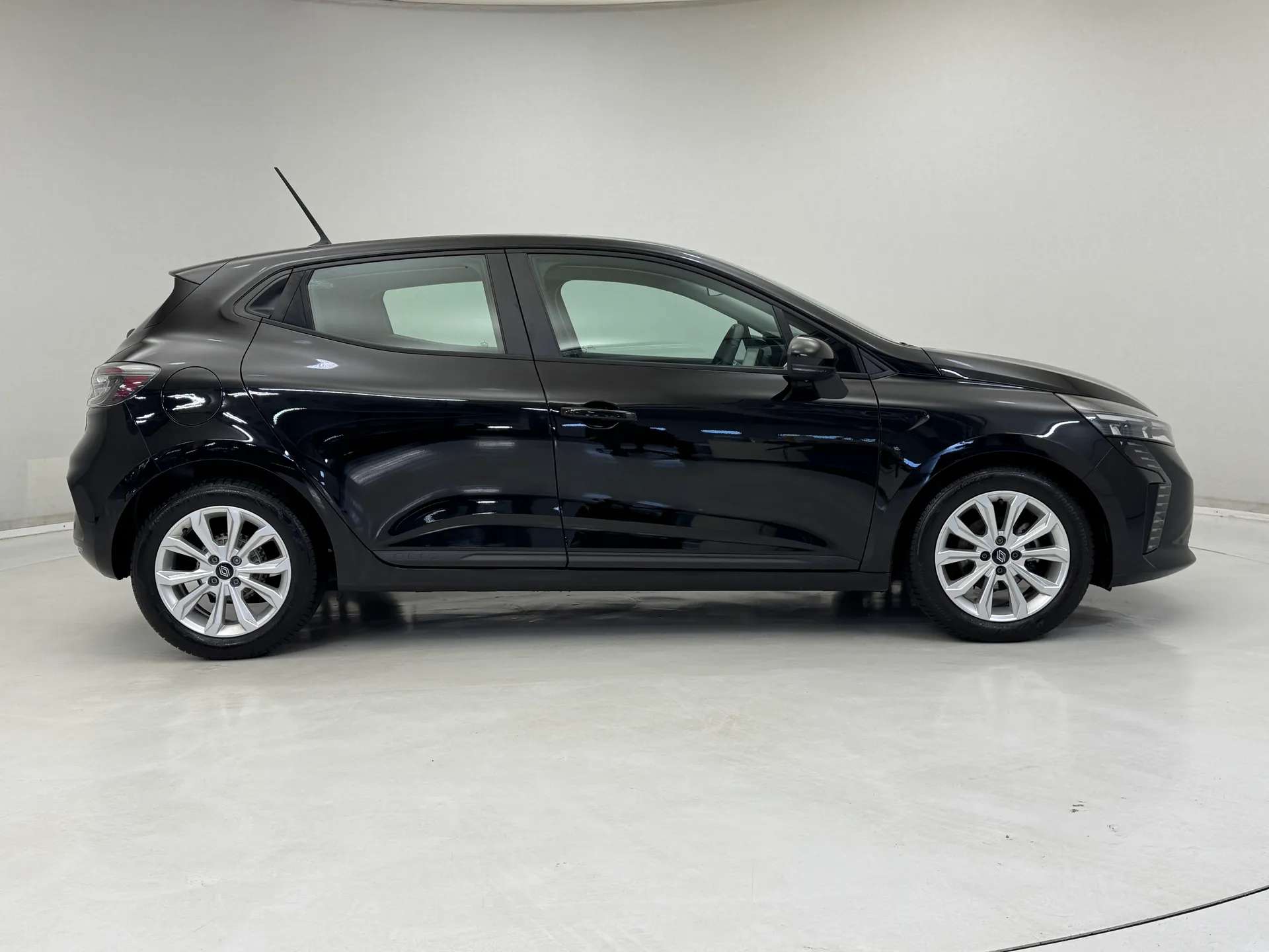 2024 RENAULT CLIO 2024 RENAULT CLIO