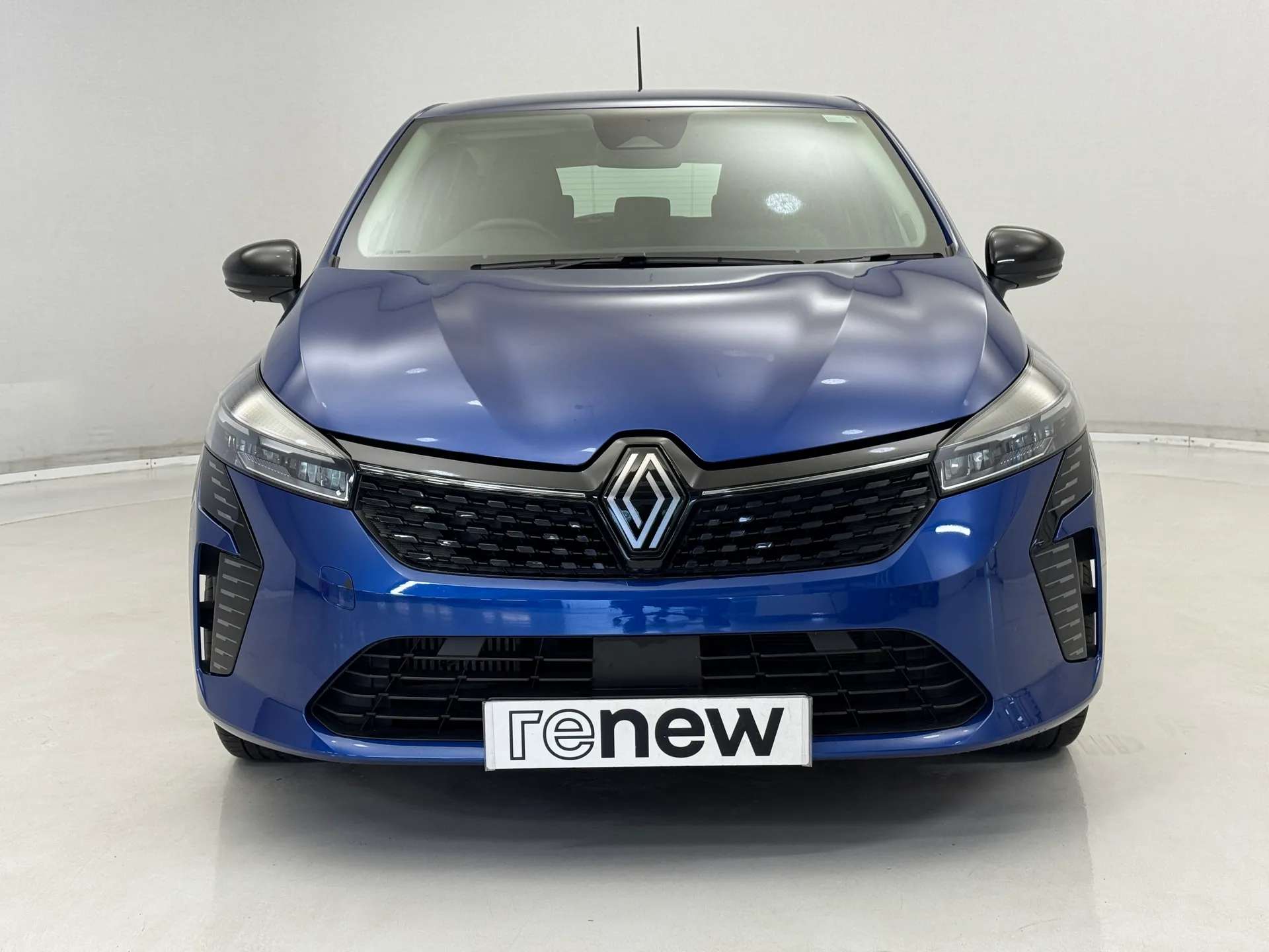 A 2024 RENAULT CLIO 1.0 TCe 90 Evolution 5dr A 2024 RENAULT CLIO 1.0 TCe 90 Evolution 5dr