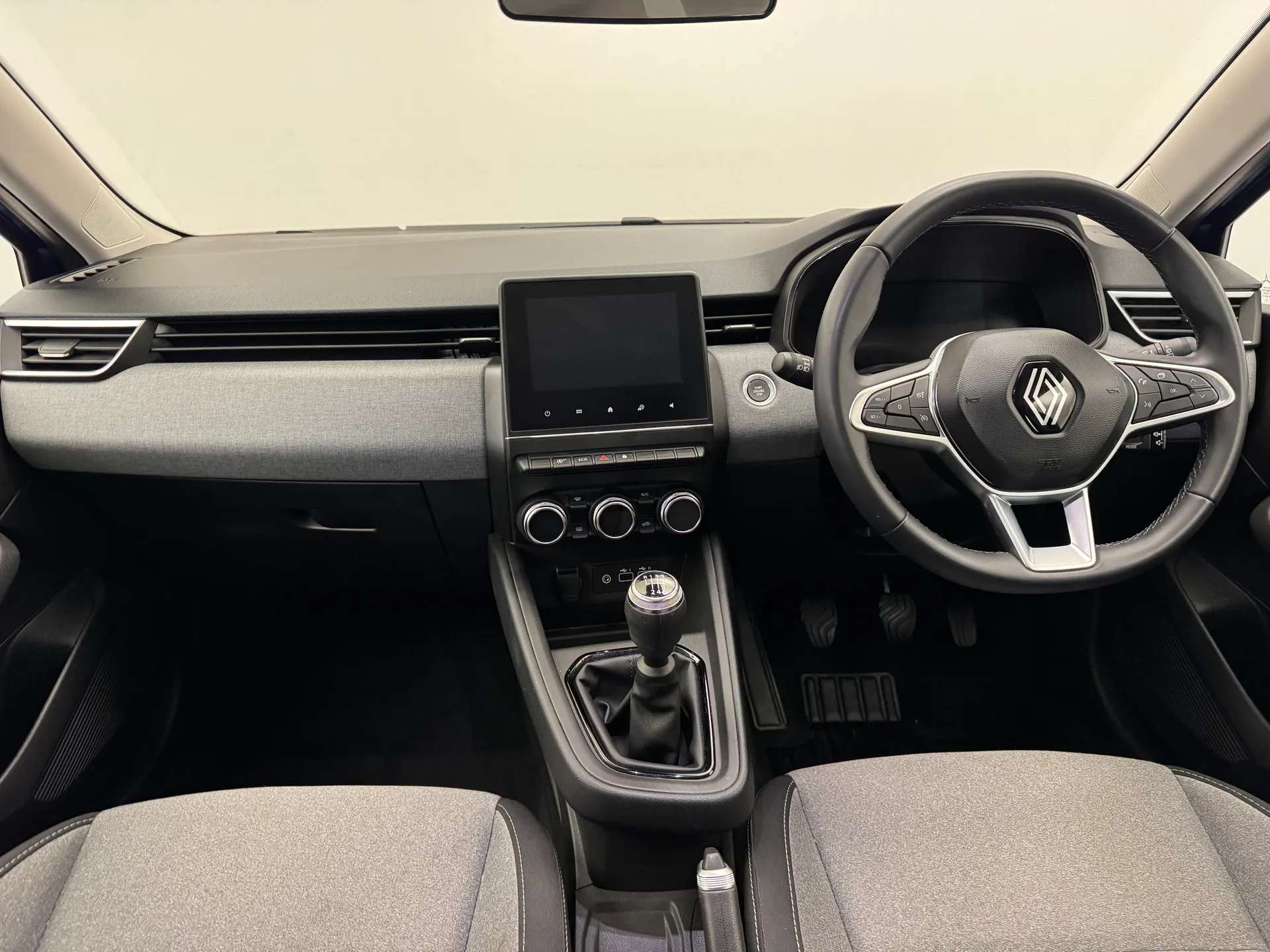 2024 RENAULT CLIO 2024 RENAULT CLIO