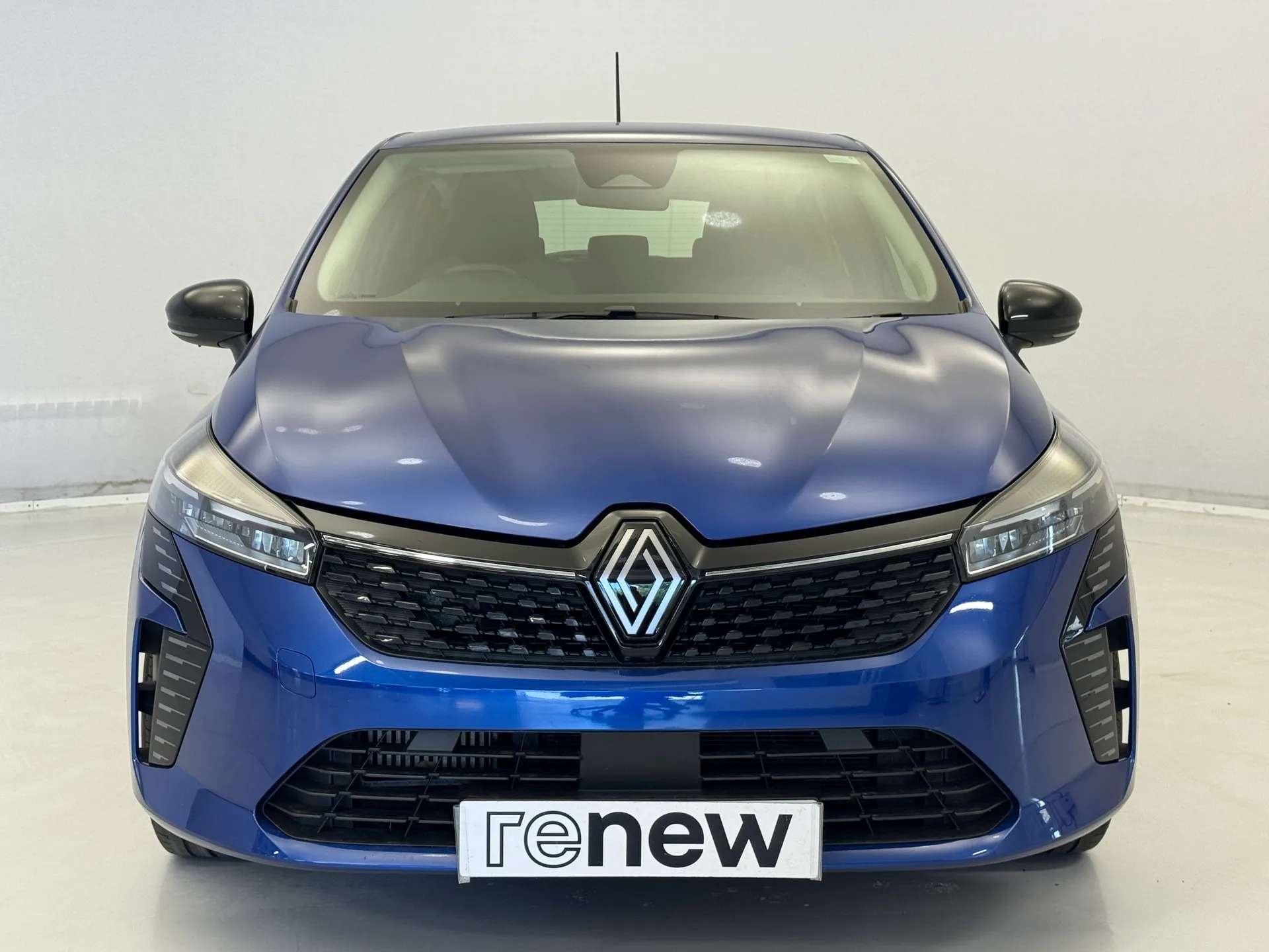 A 2024 RENAULT CLIO 1.0 TCe 90 Evolution 5dr A 2024 RENAULT CLIO 1.0 TCe 90 Evolution 5dr