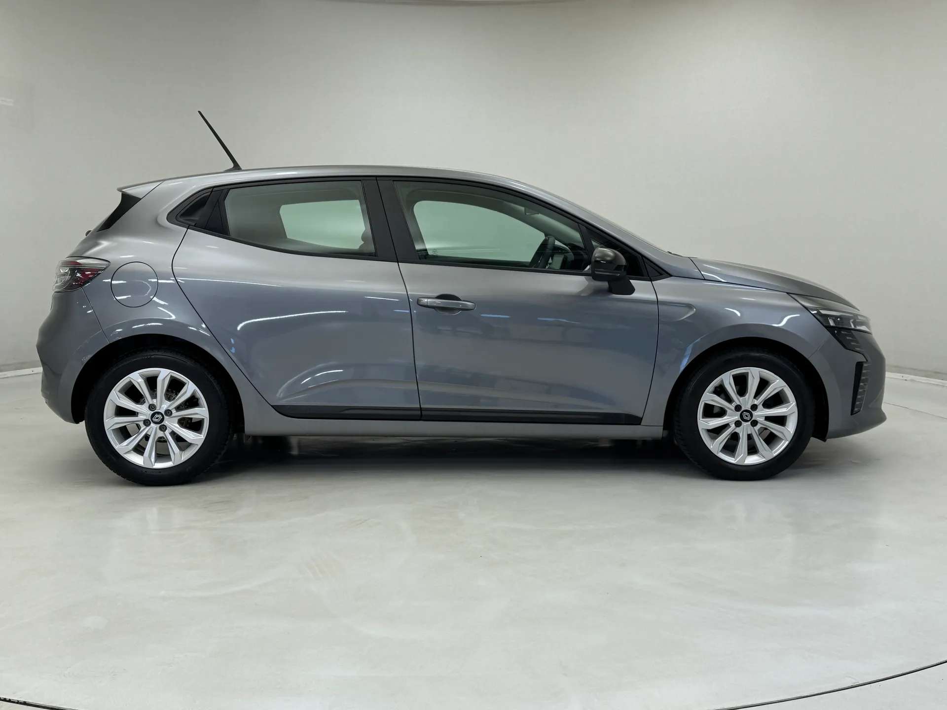 2024 RENAULT CLIO 2024 RENAULT CLIO