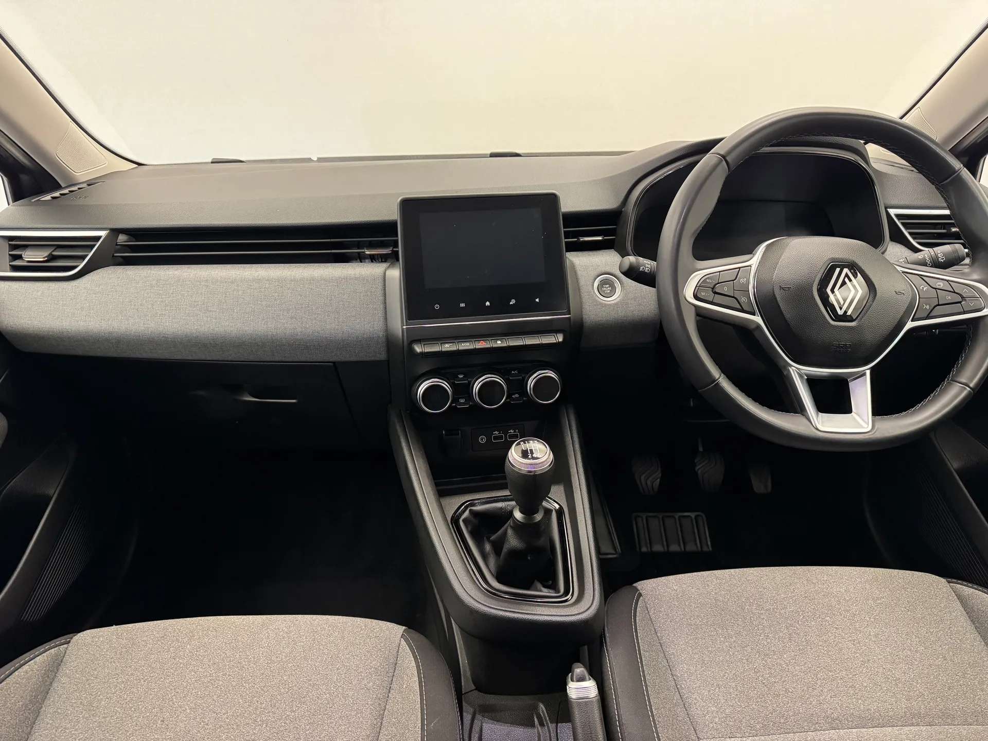 2024 RENAULT CLIO 2024 RENAULT CLIO