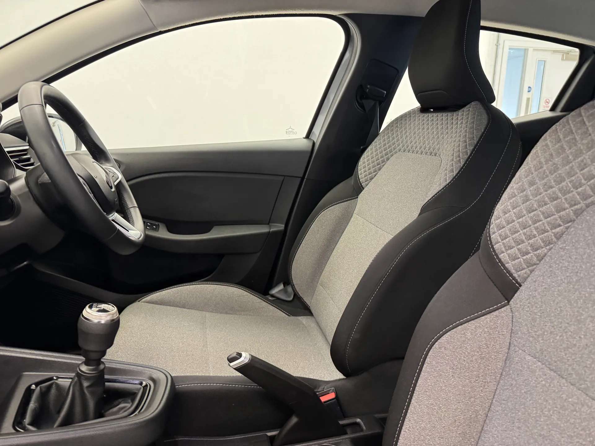 2024 RENAULT CLIO 2024 RENAULT CLIO