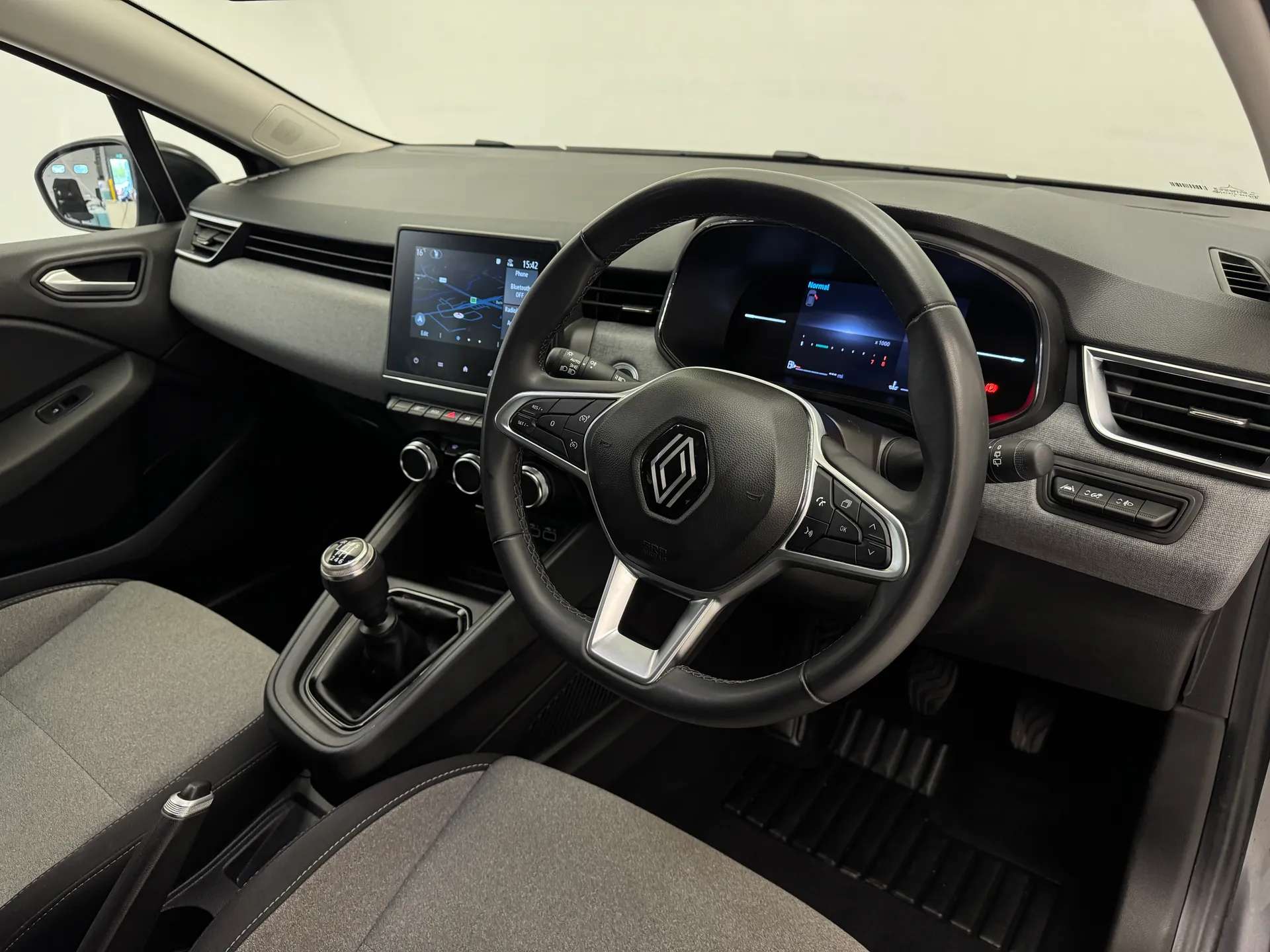 2024 RENAULT CLIO 2024 RENAULT CLIO